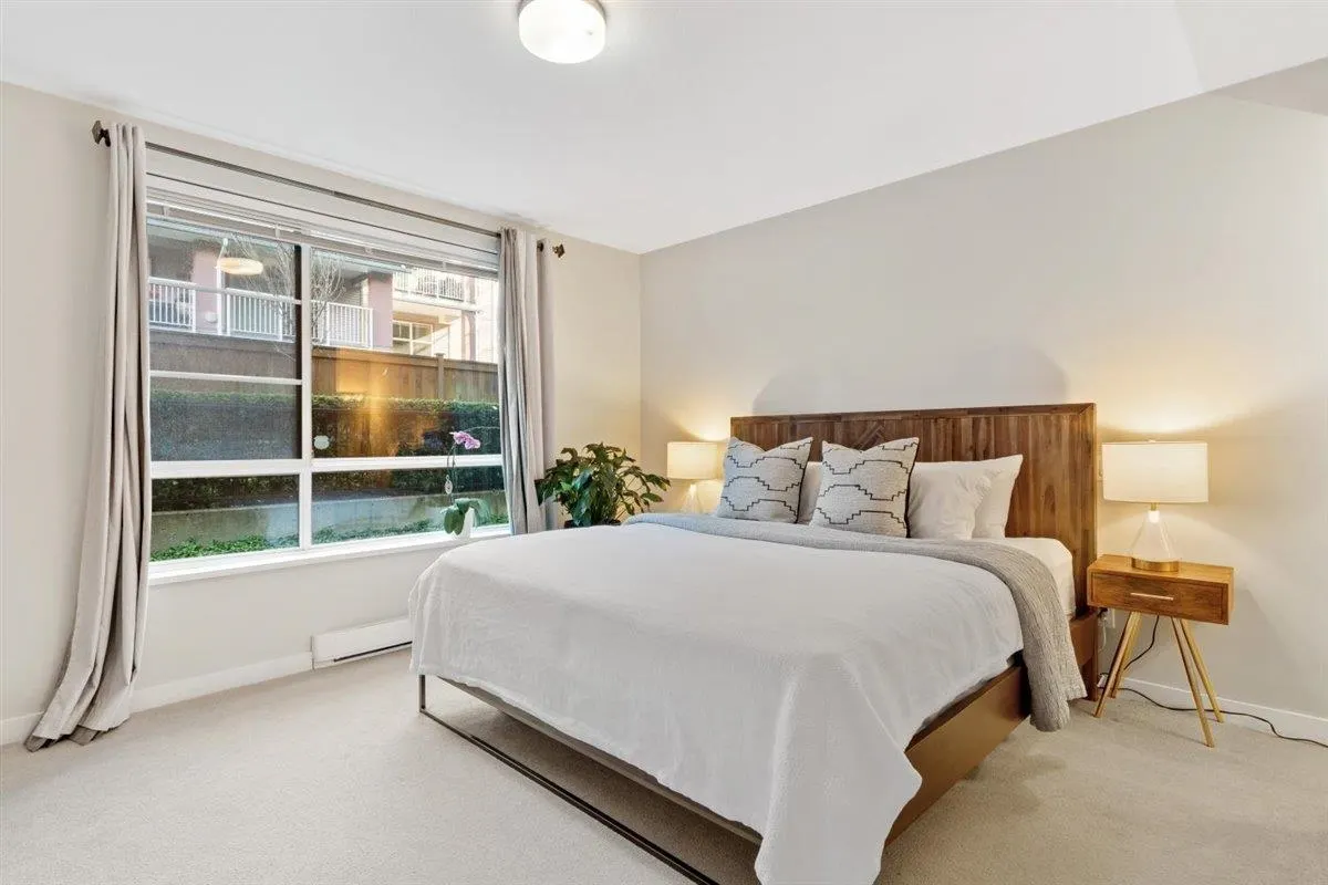 37 3728 Thurston Street