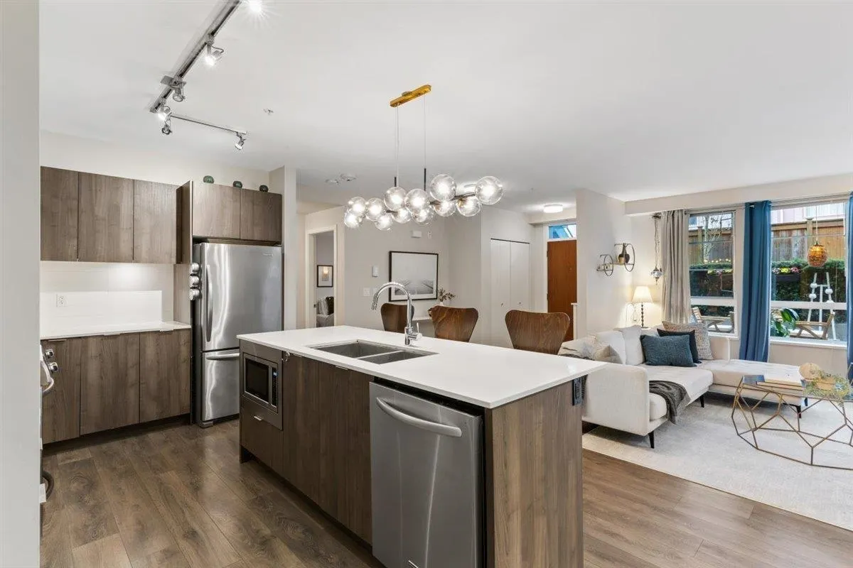 37 3728 Thurston Street