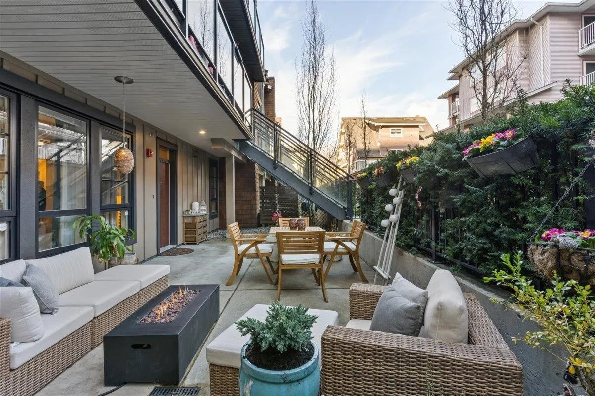 37 3728 Thurston Street