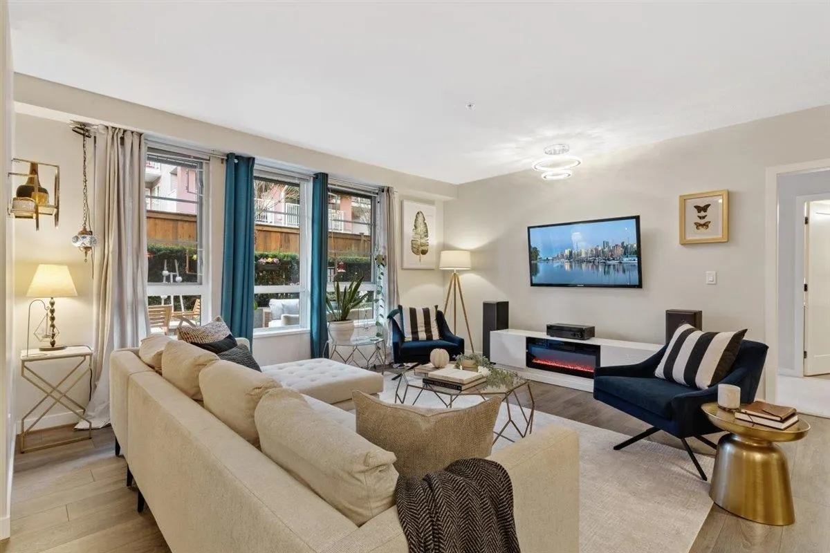 37 3728 Thurston Street