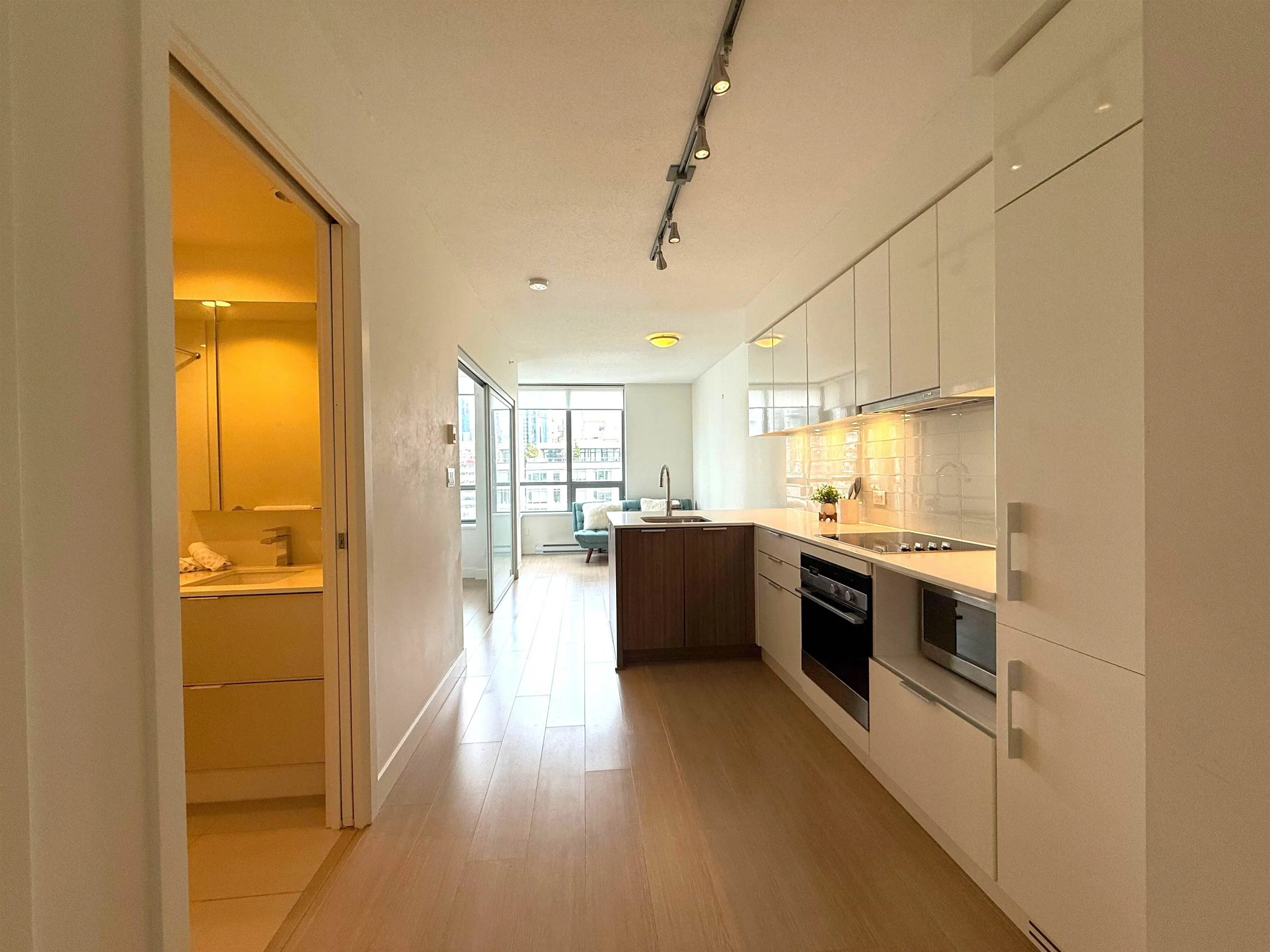 1703 1308 Hornby Street