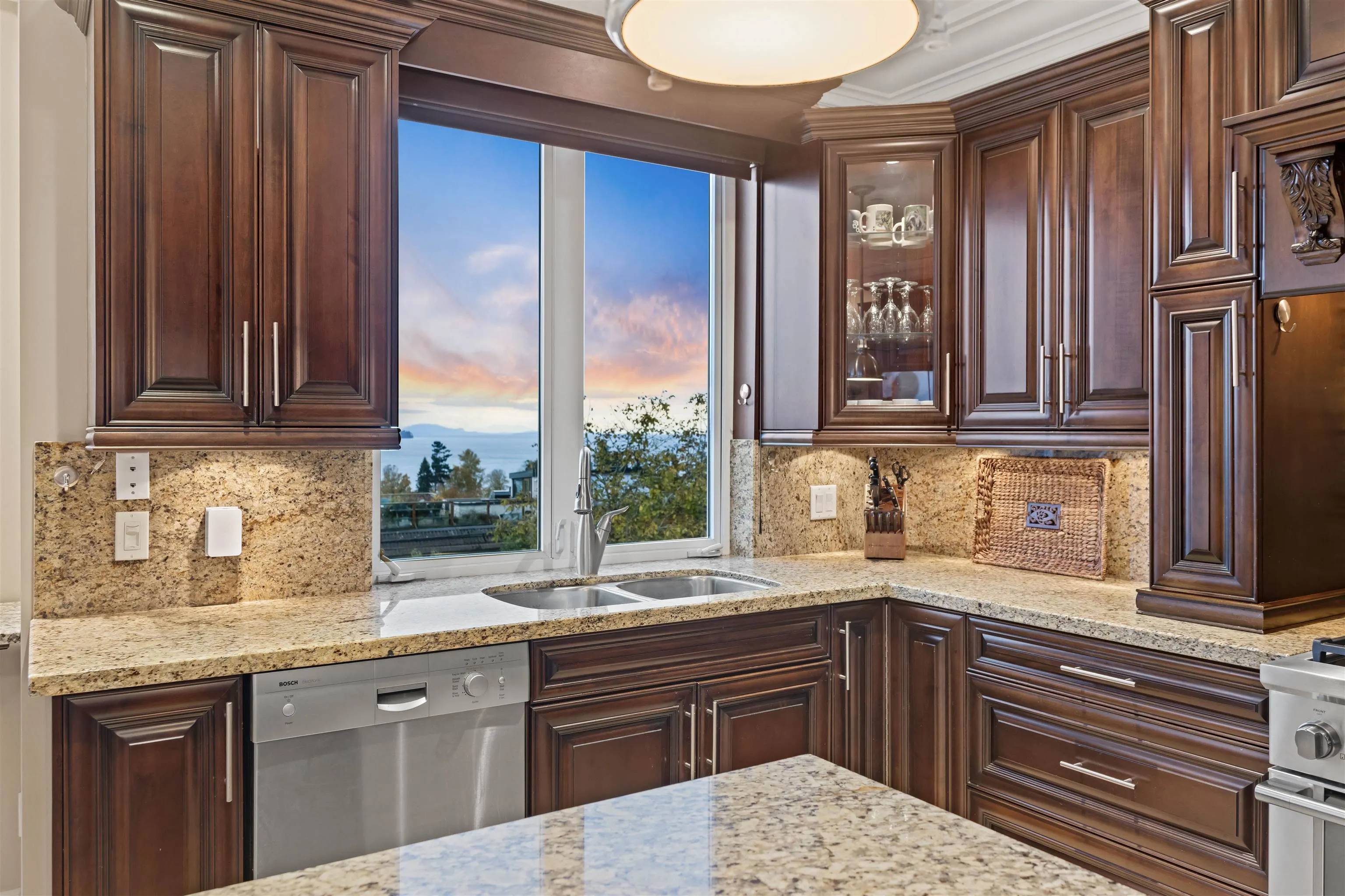 15781 Pacific Avenue