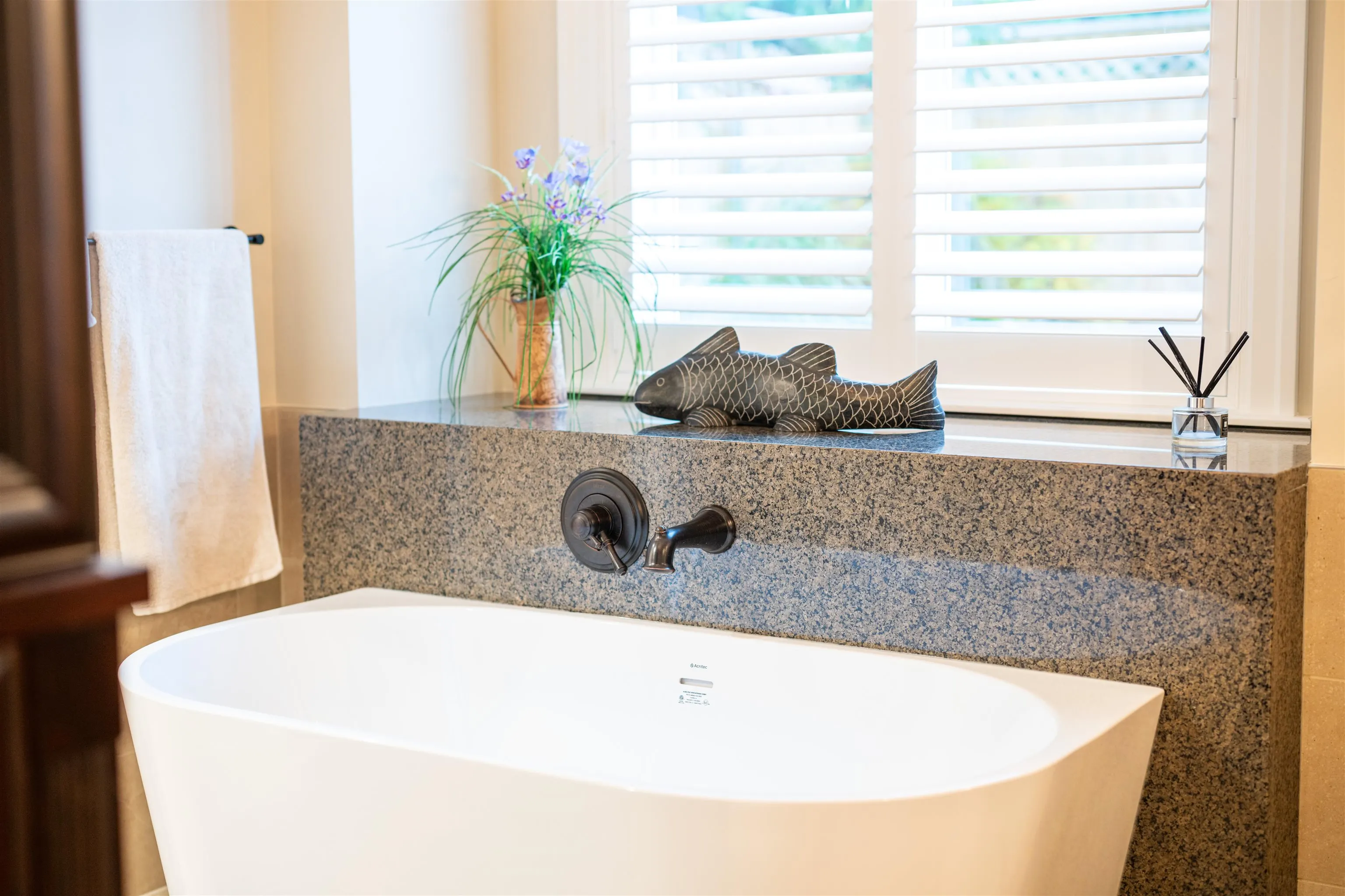 15781 Pacific Avenue