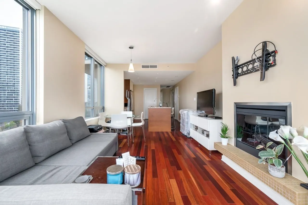 1206 1005 Beach Avenue