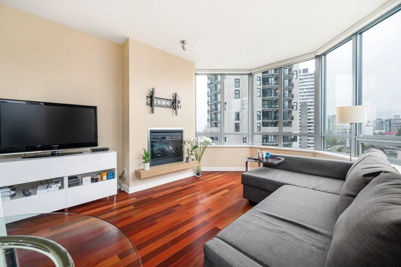 1206 1005 Beach Avenue