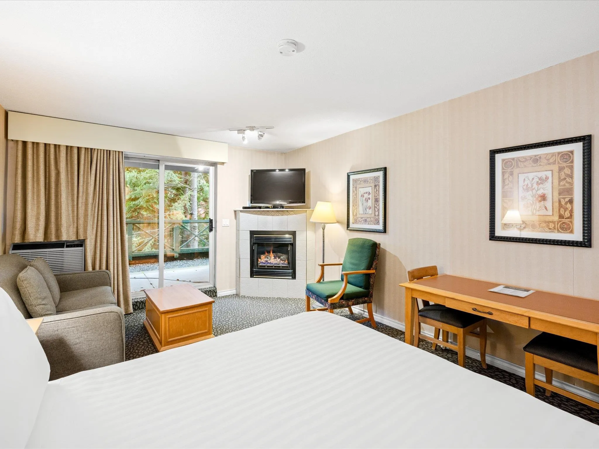 202 4319 Main Street