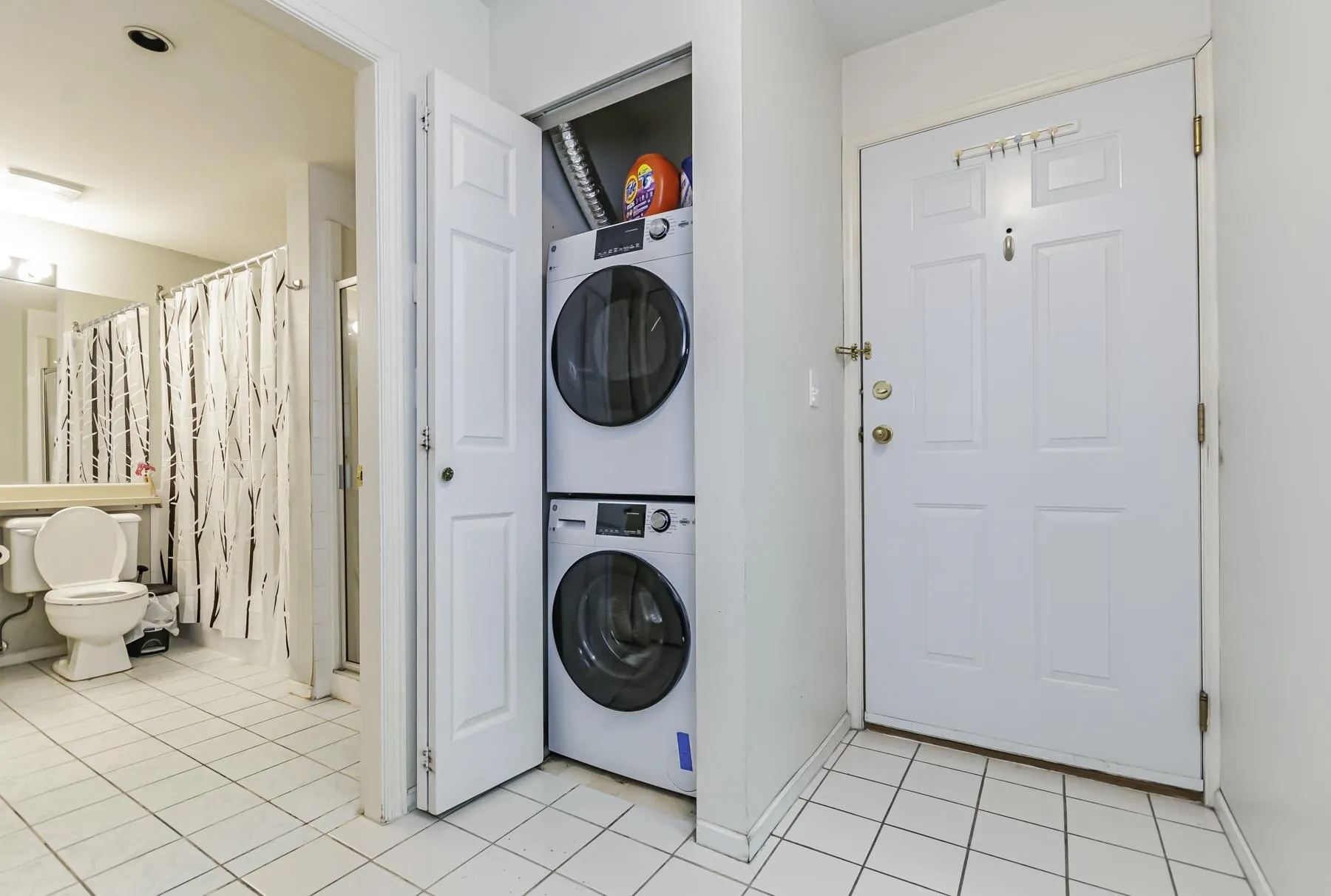 305 3065 Primrose Lane