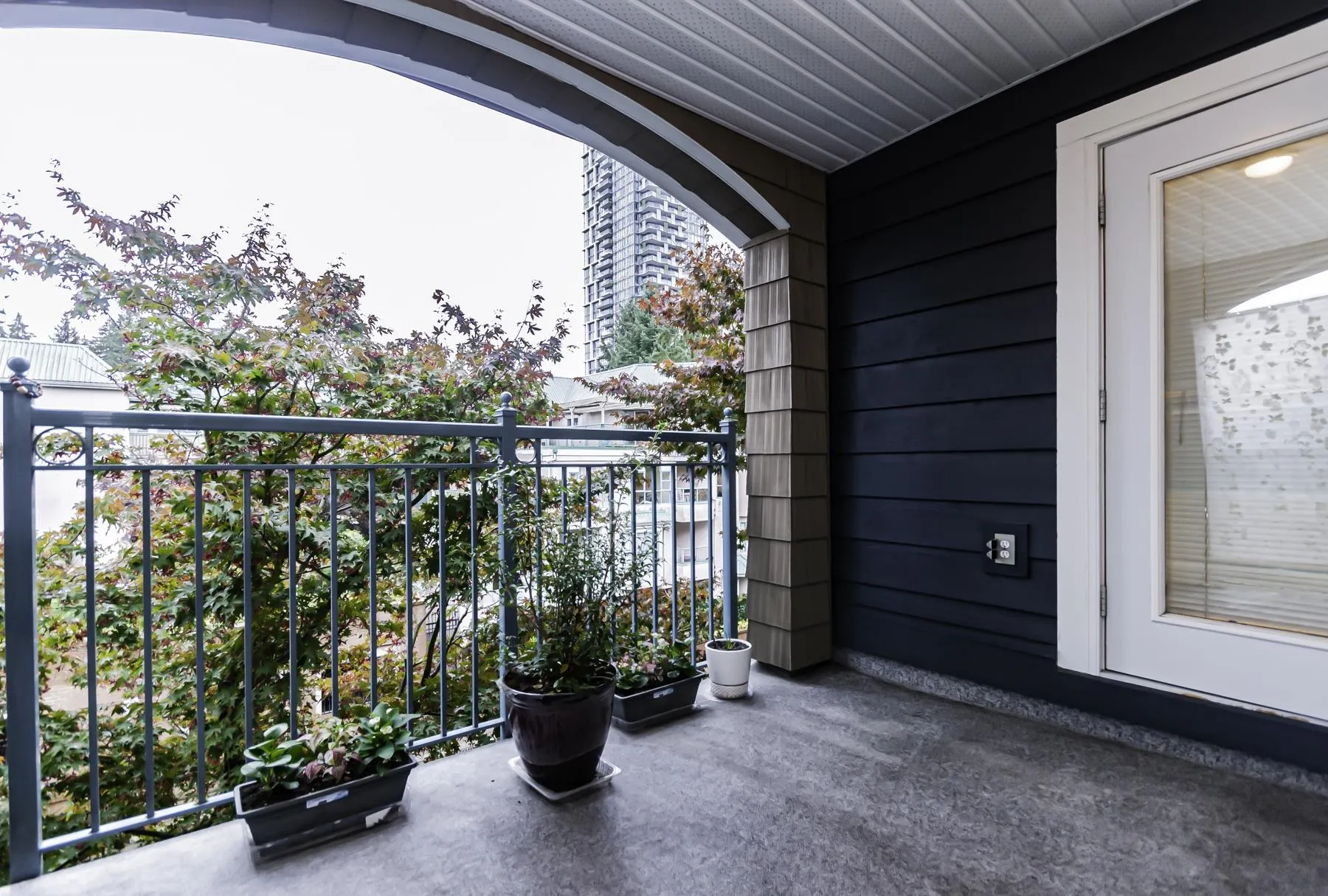 305 3065 Primrose Lane