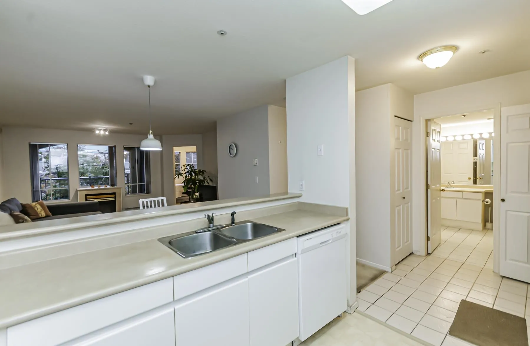 305 3065 Primrose Lane