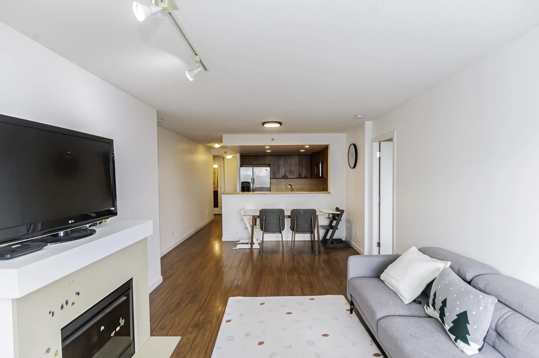 1001 8160 Lansdowne Road