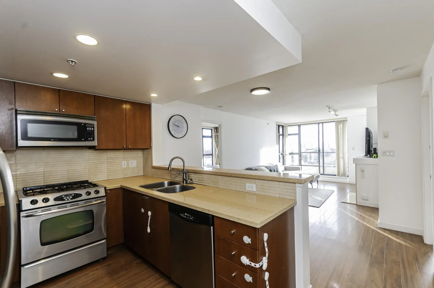 1001 8160 Lansdowne Road