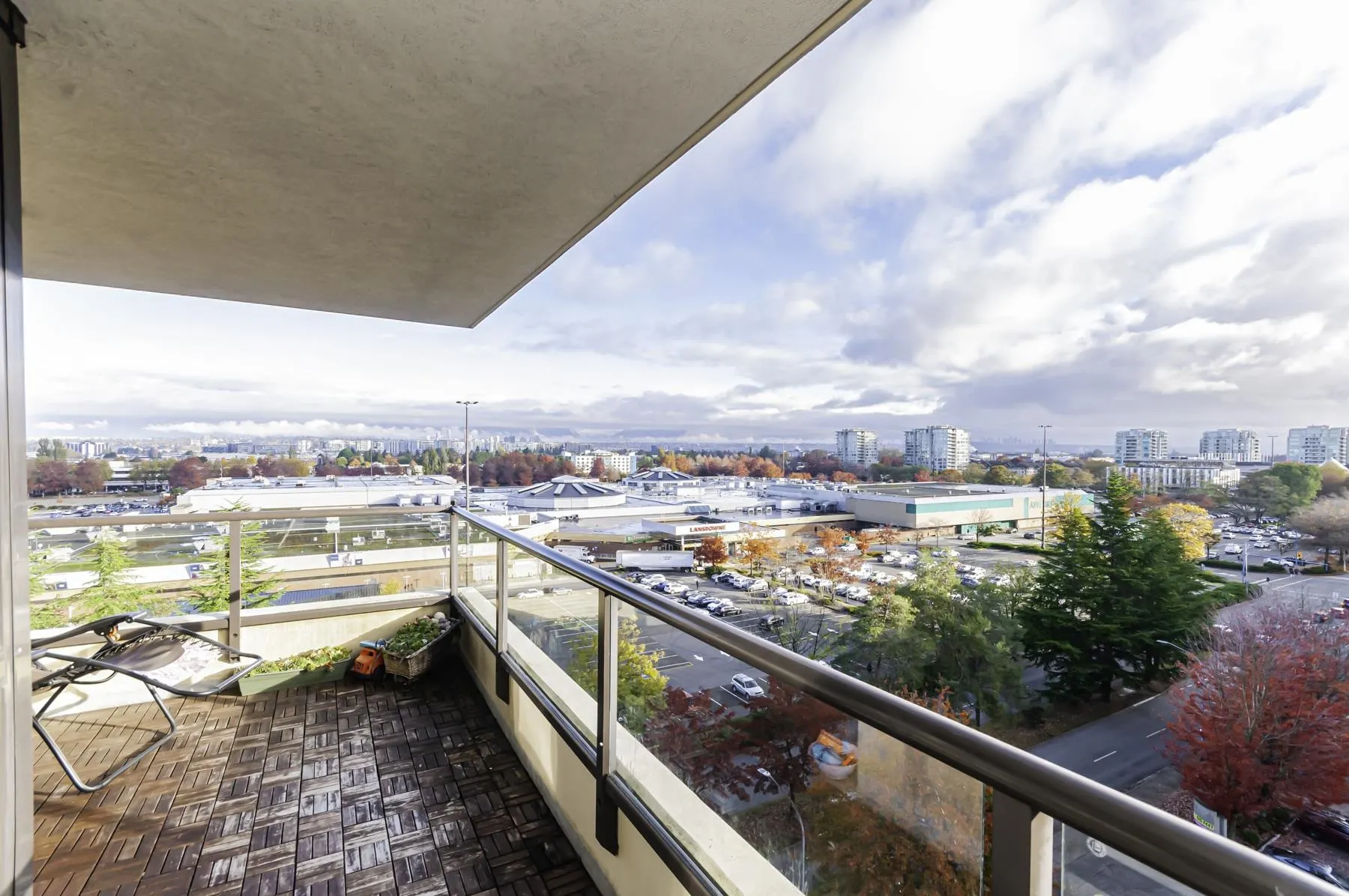 1001 8160 Lansdowne Road