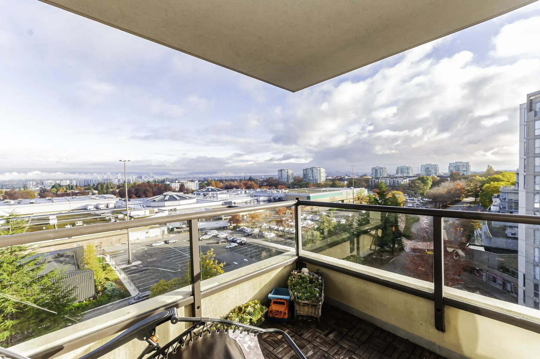 1001 8160 Lansdowne Road