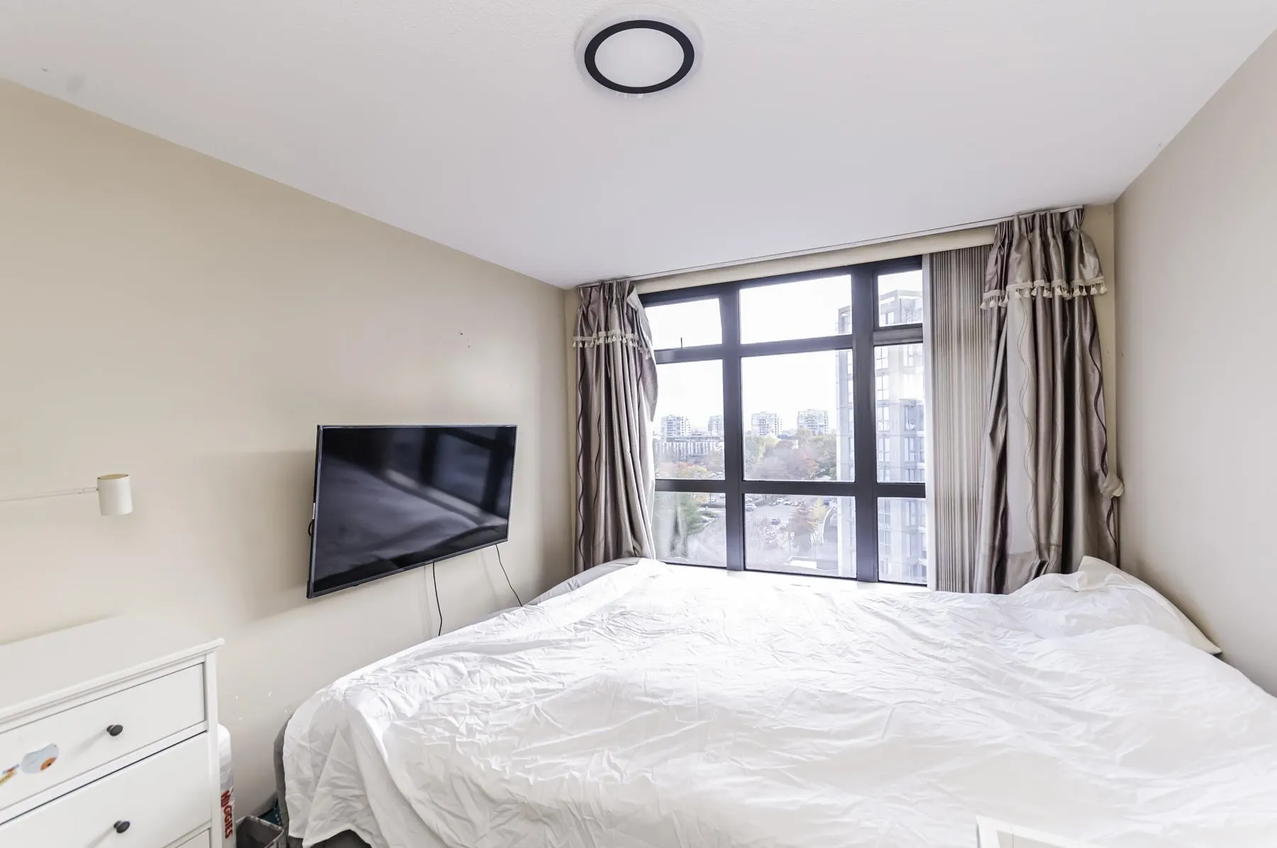 1001 8160 Lansdowne Road