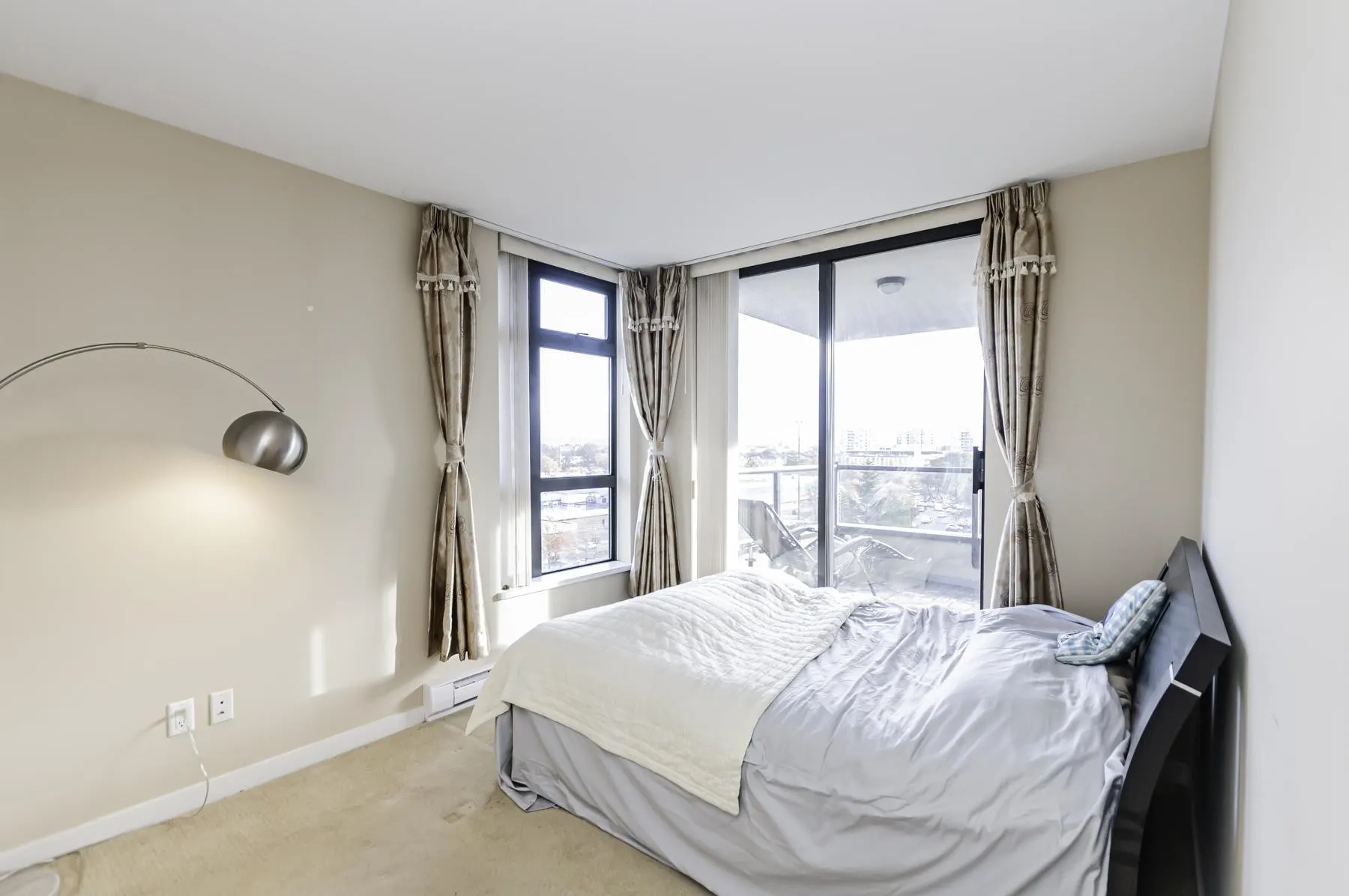 1001 8160 Lansdowne Road