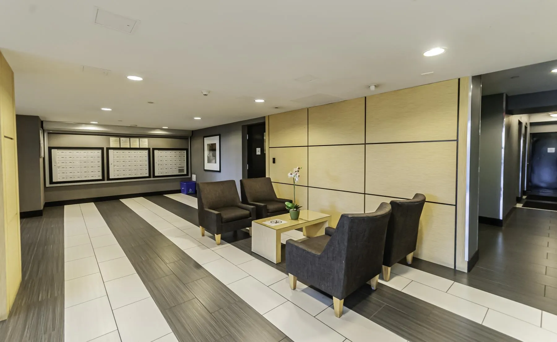 1001 8160 Lansdowne Road