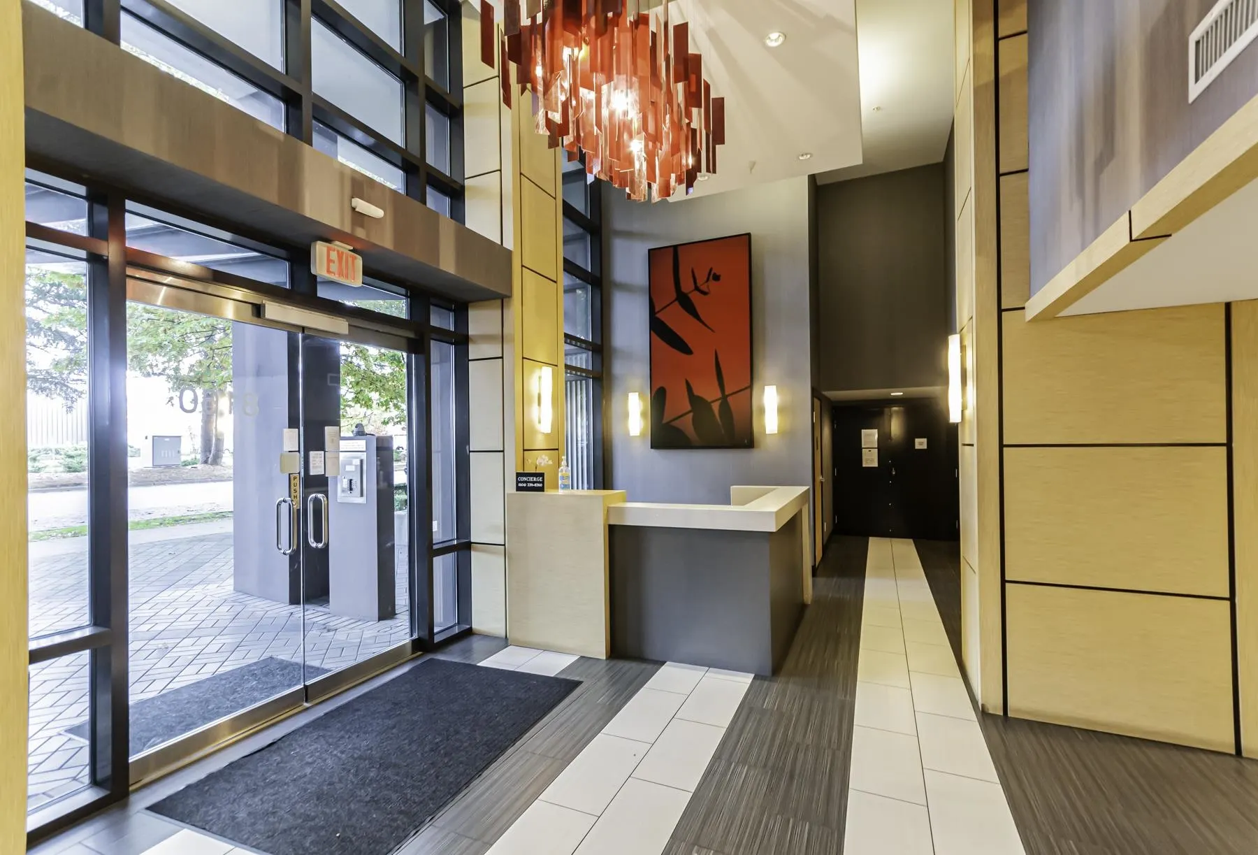 1001 8160 Lansdowne Road