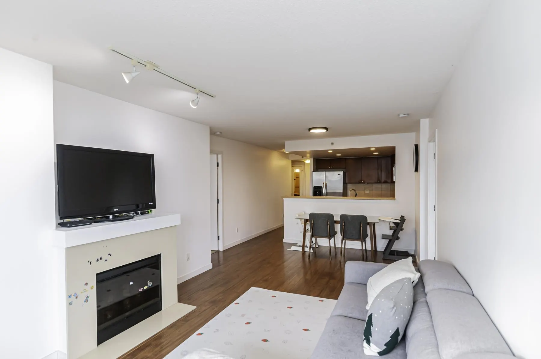 1001 8160 Lansdowne Road