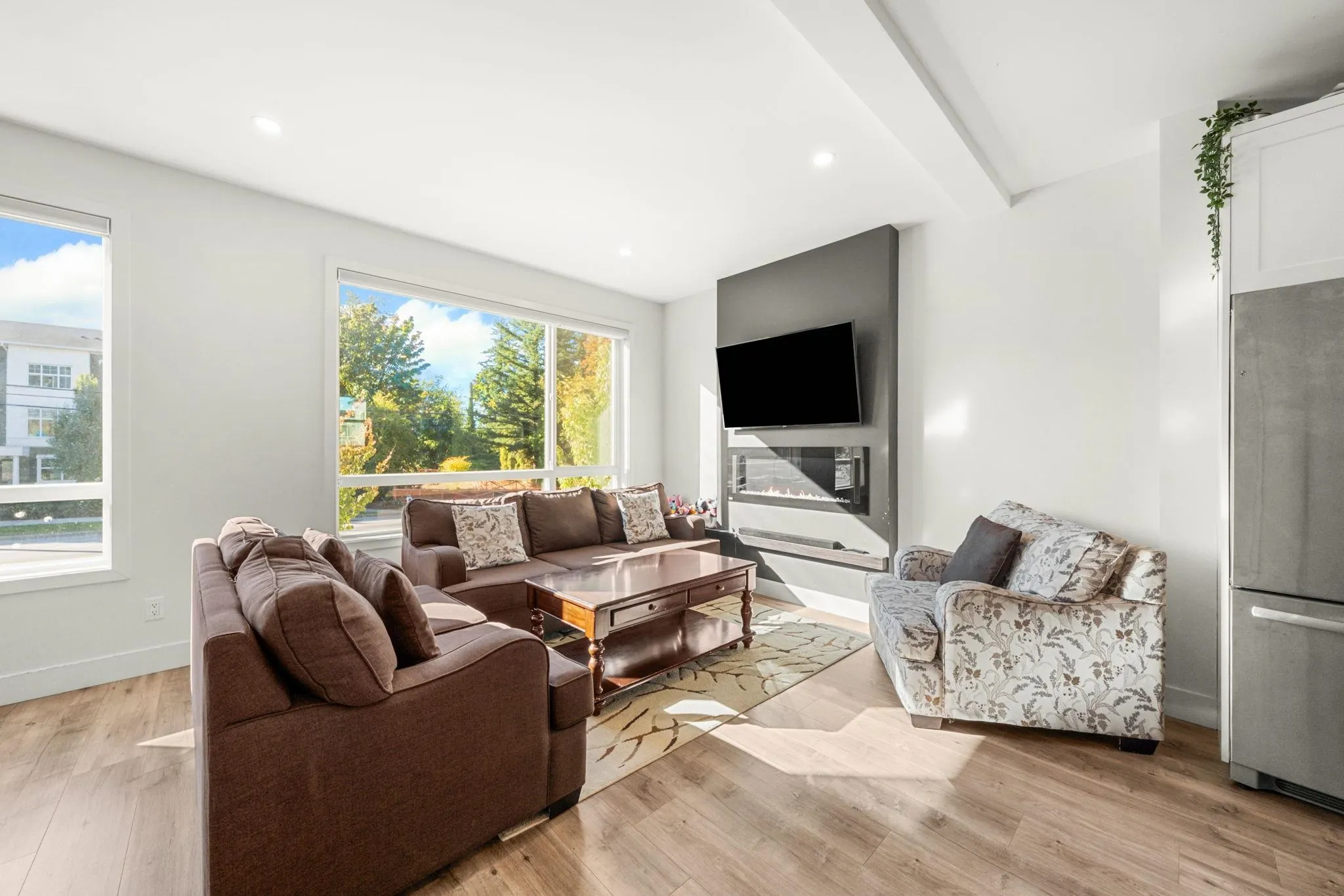 5 27640 Lantern Avenue