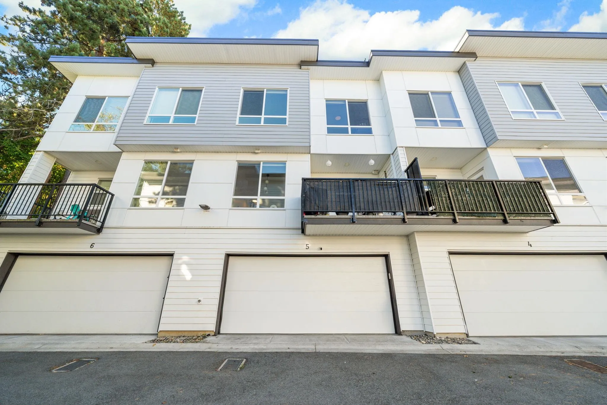 5 27640 Lantern Avenue