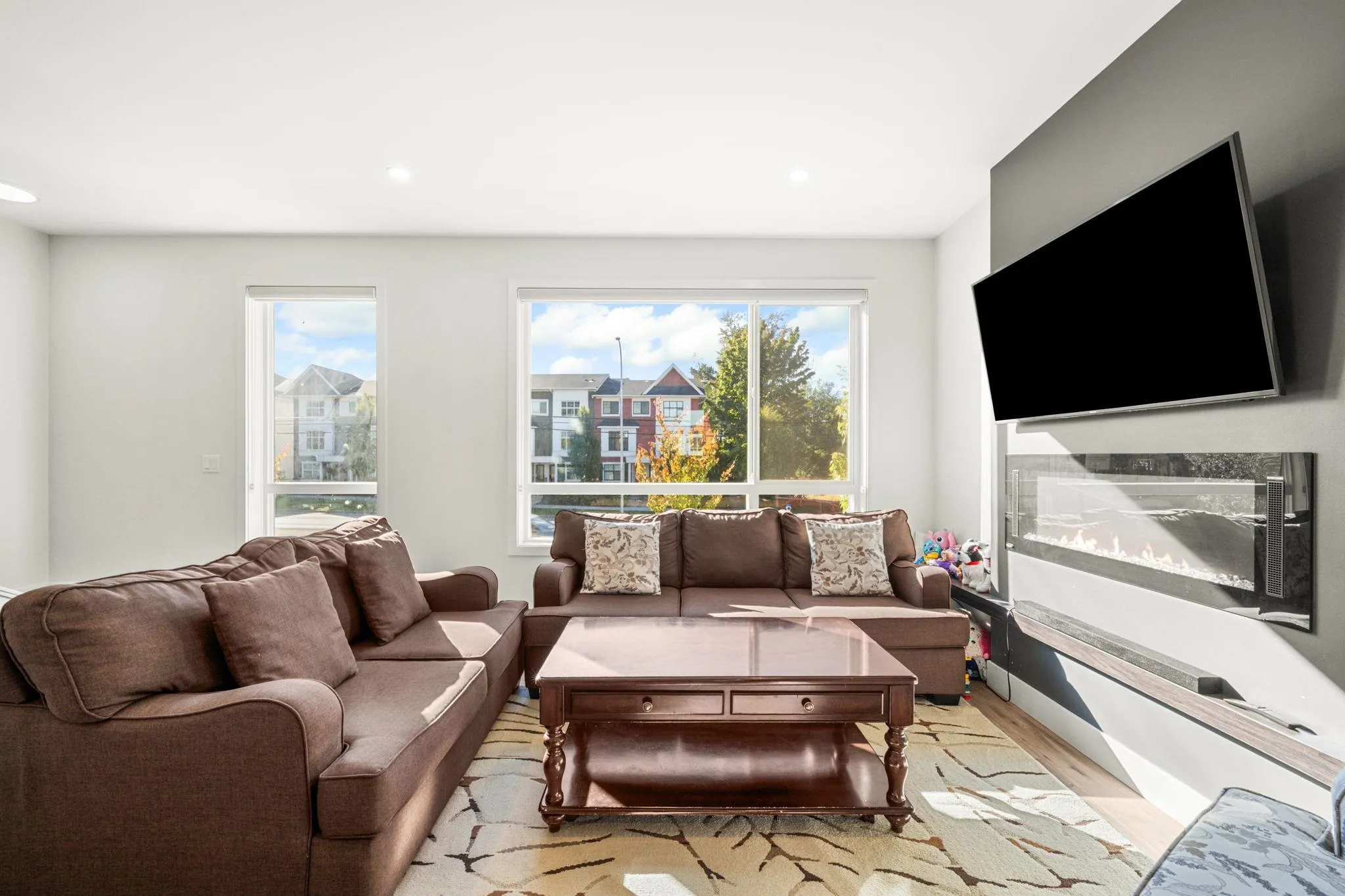 5 27640 Lantern Avenue