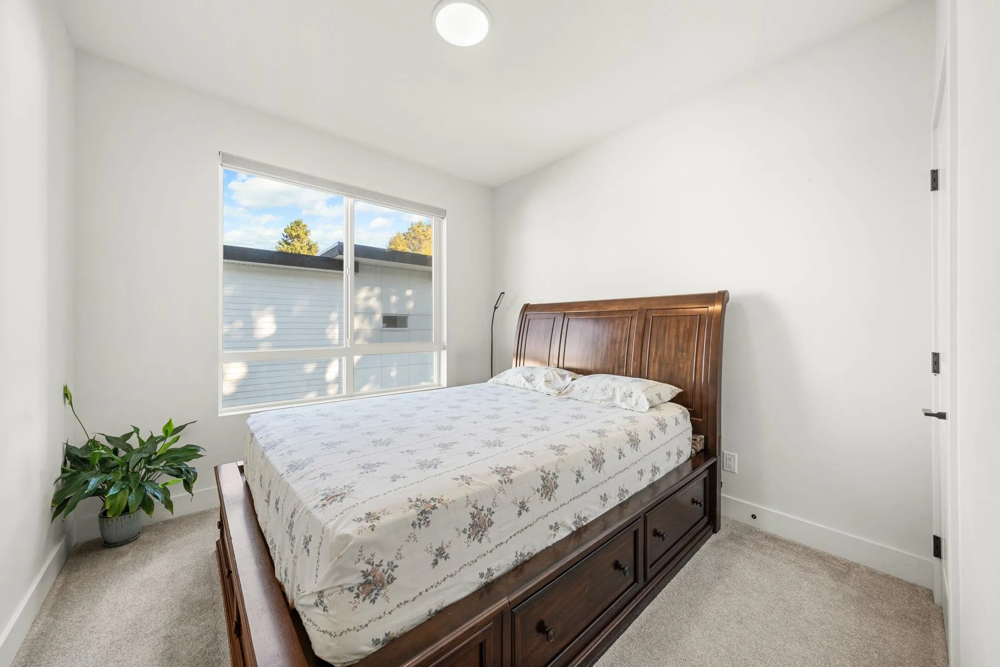 5 27640 Lantern Avenue