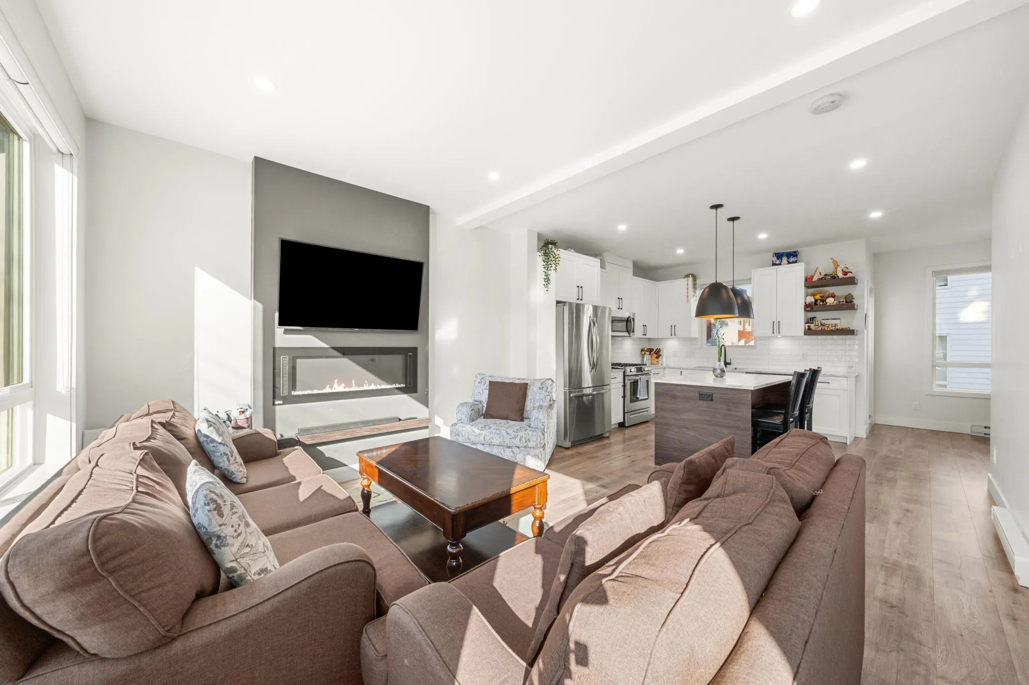 5 27640 Lantern Avenue