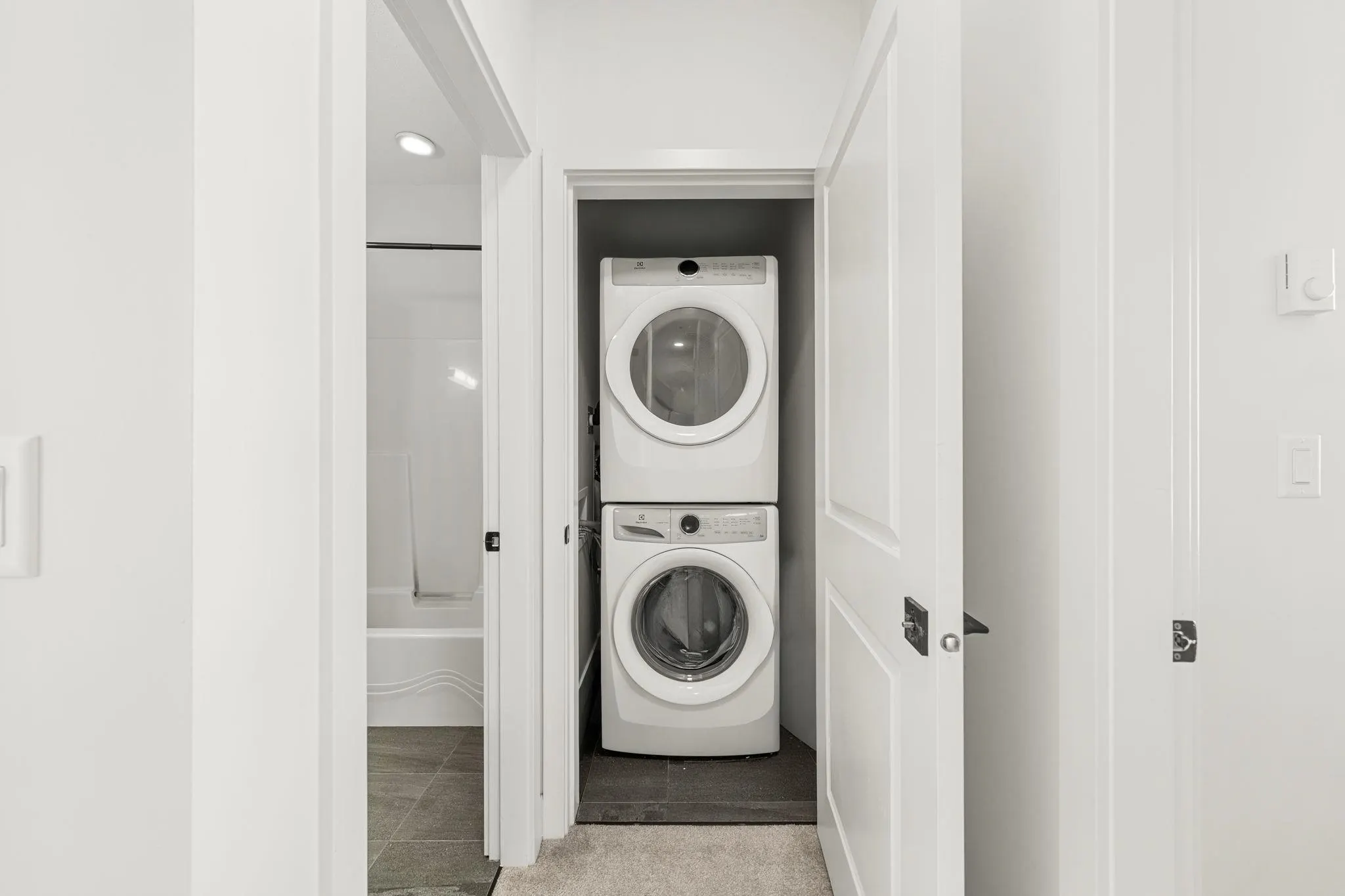 5 27640 Lantern Avenue