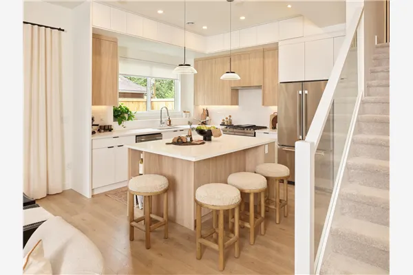 3 23697 Fern Crescent