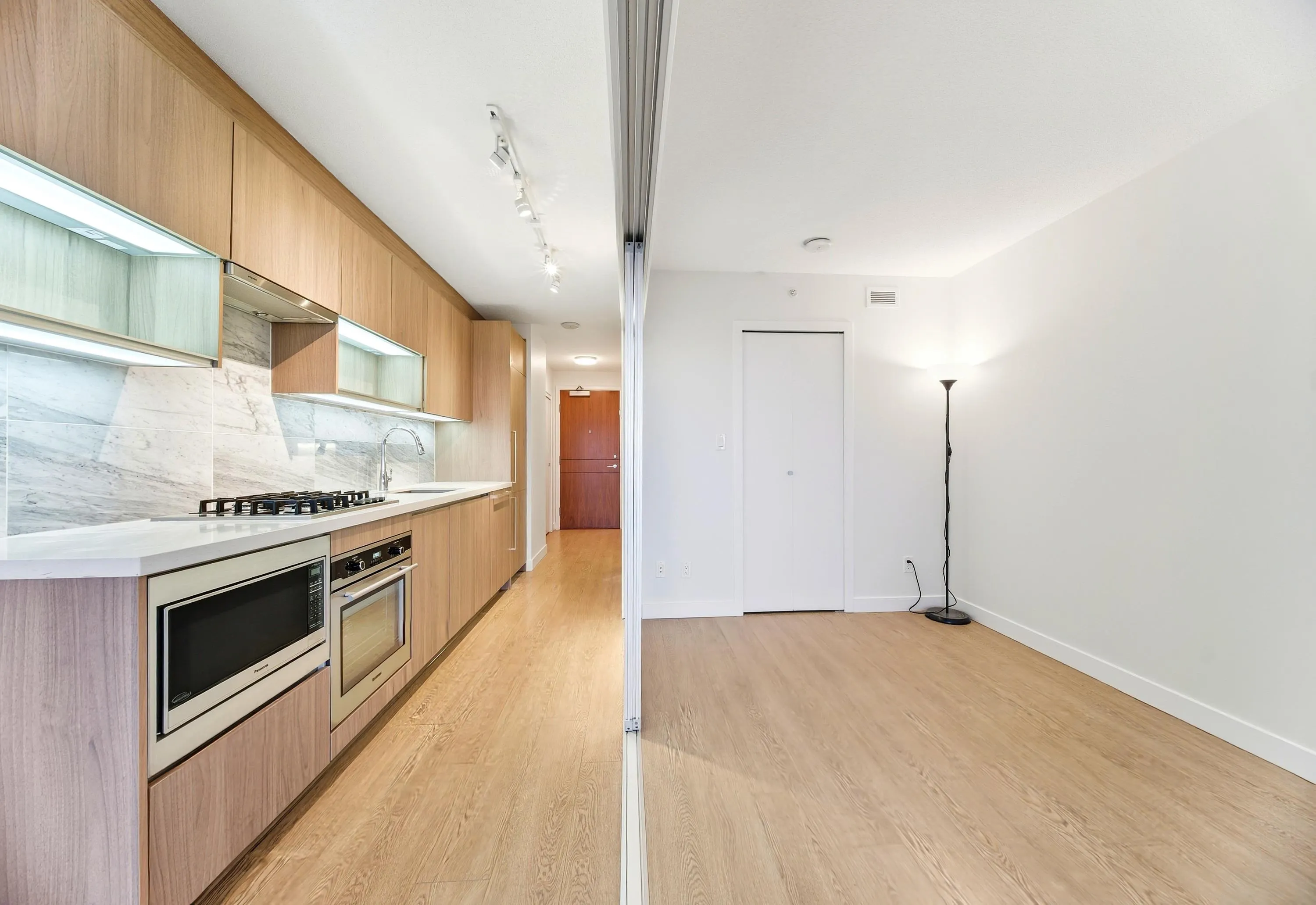 2711 13696 100 Avenue