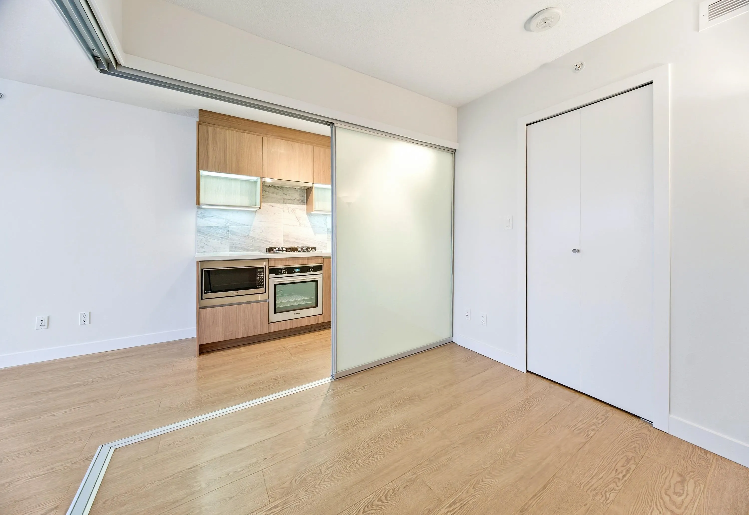 2711 13696 100 Avenue