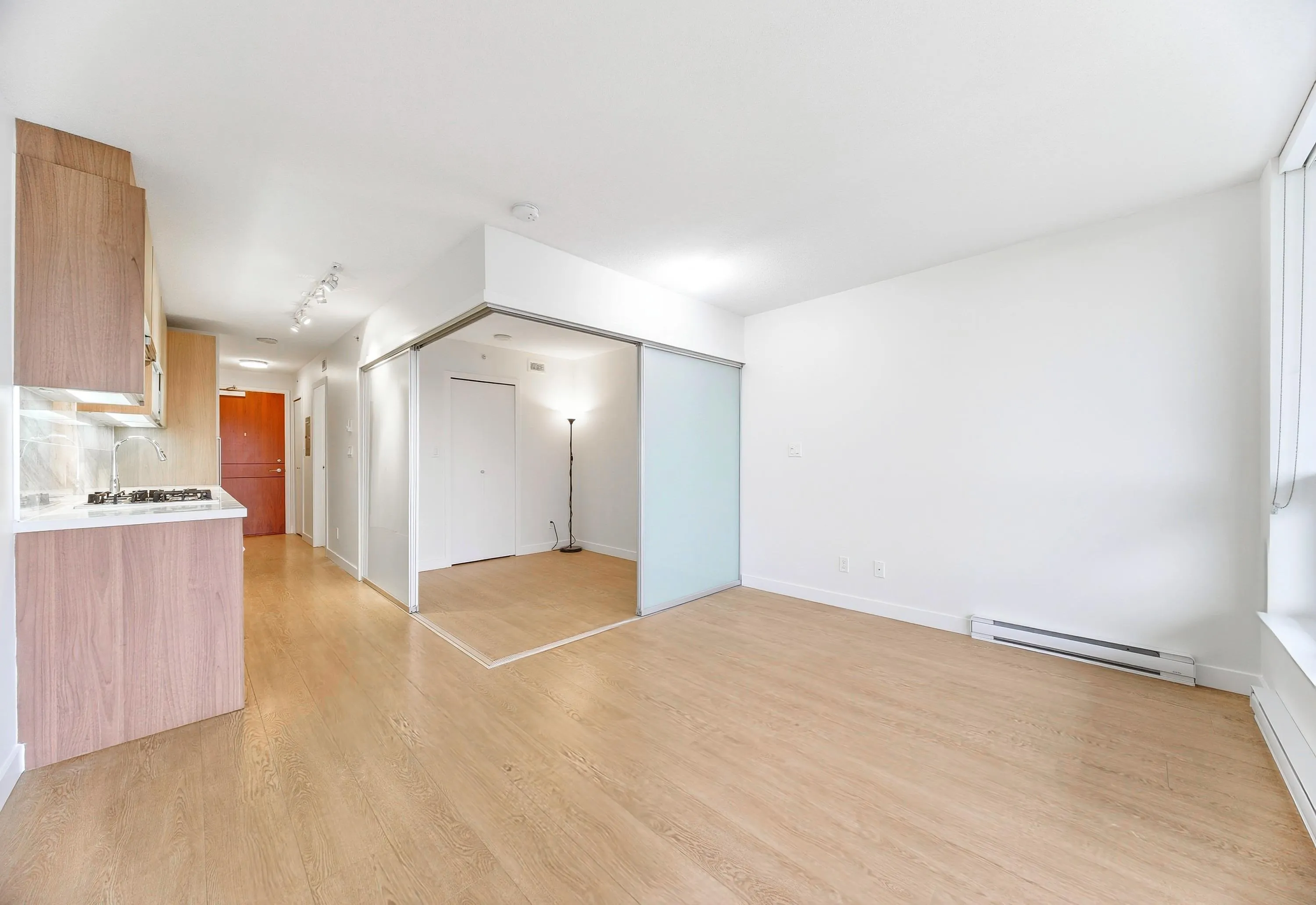 2711 13696 100 Avenue