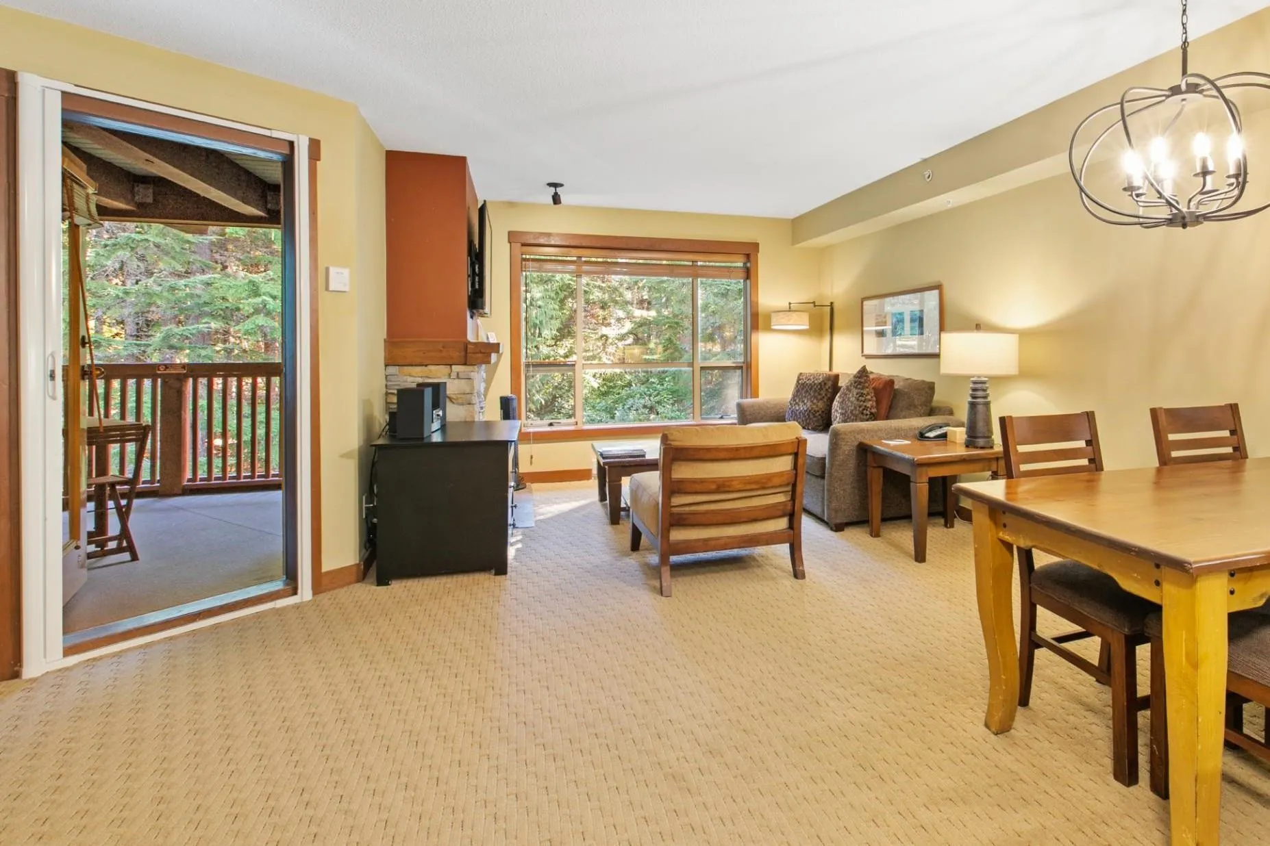 405 G4 4653 Blackcomb Way