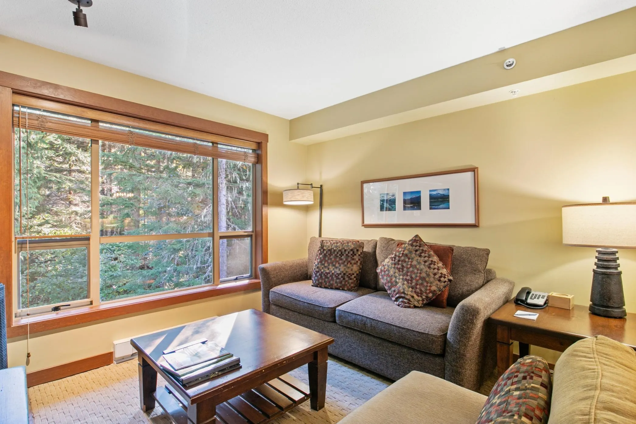 405 G4 4653 Blackcomb Way