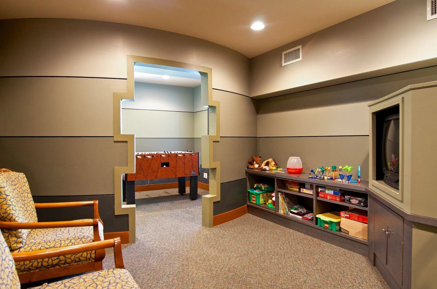 405 G4 4653 Blackcomb Way