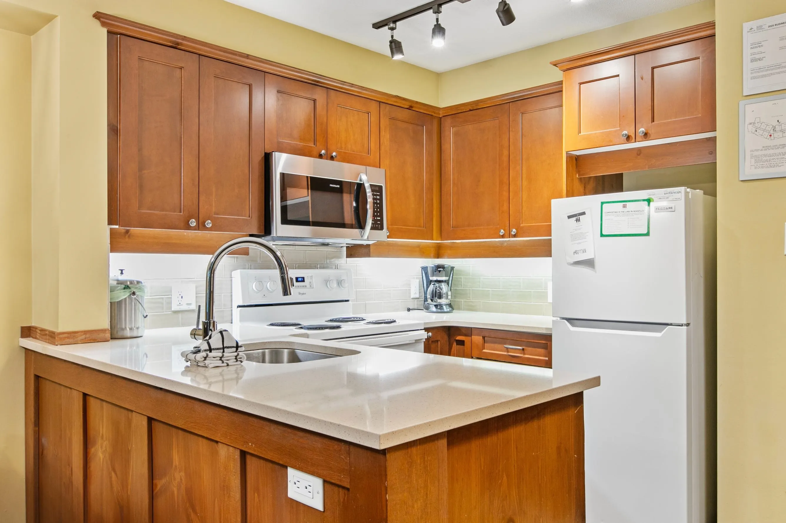 405 G4 4653 Blackcomb Way