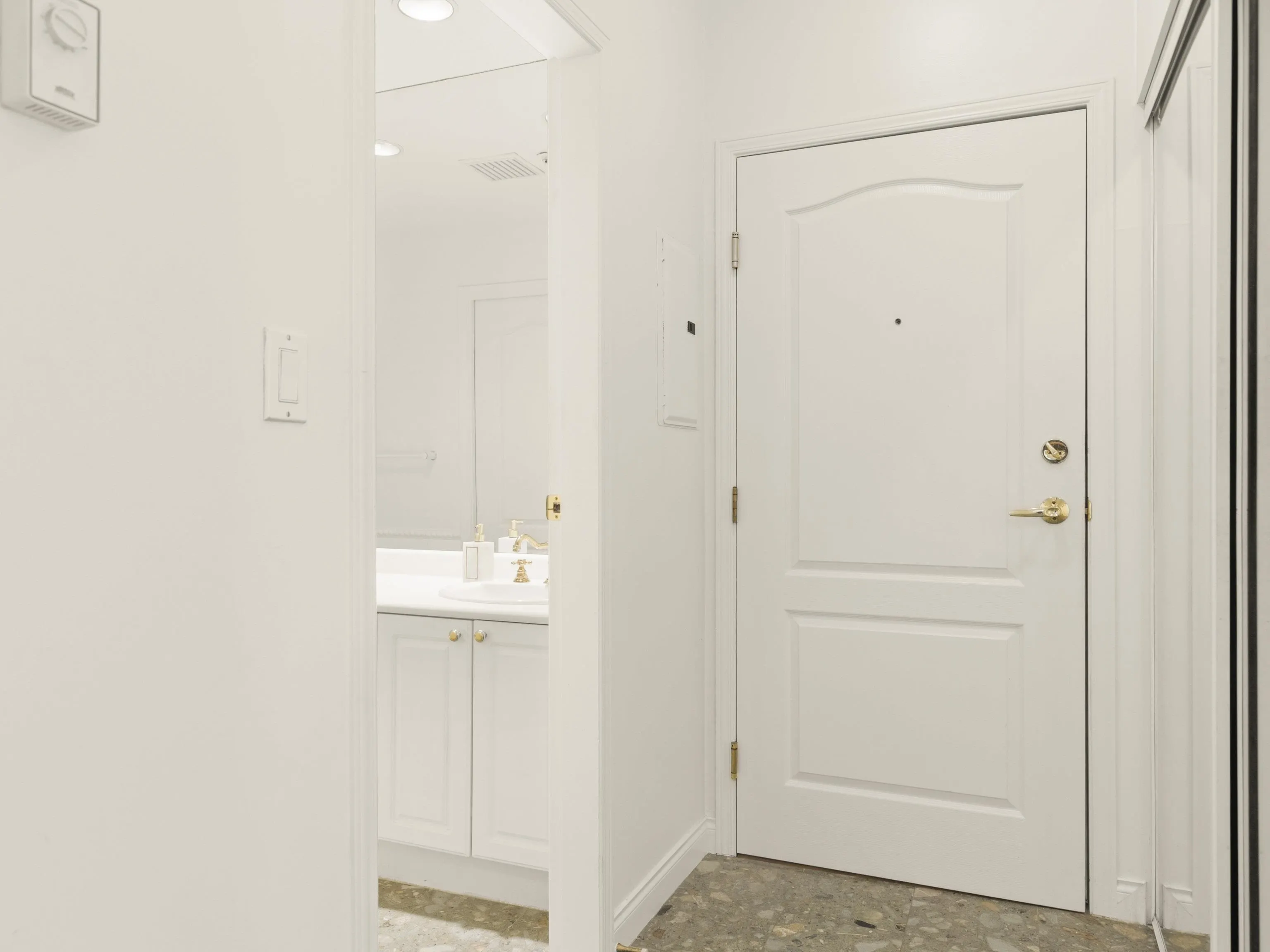 109 5735 Hampton Place