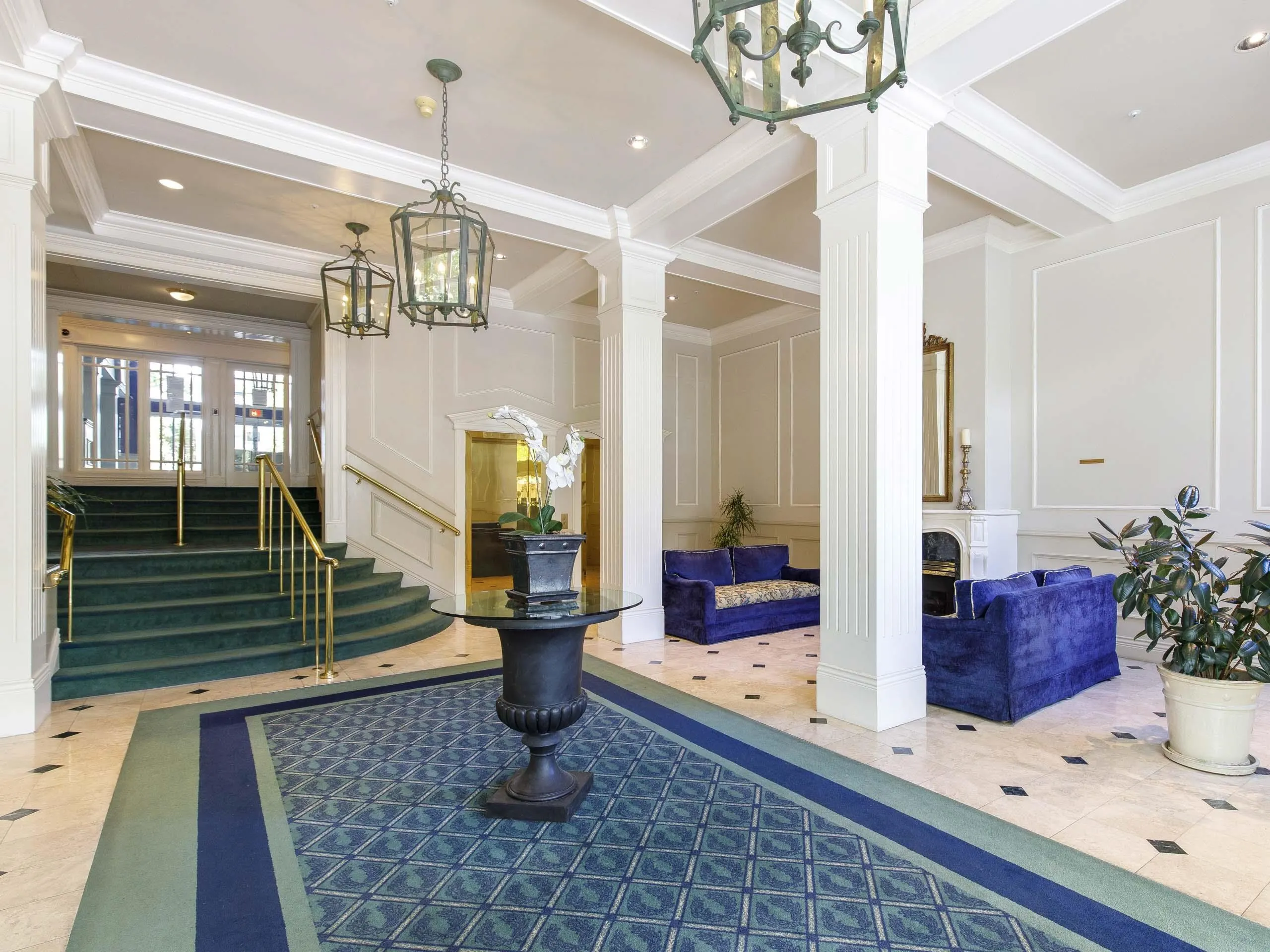 109 5735 Hampton Place