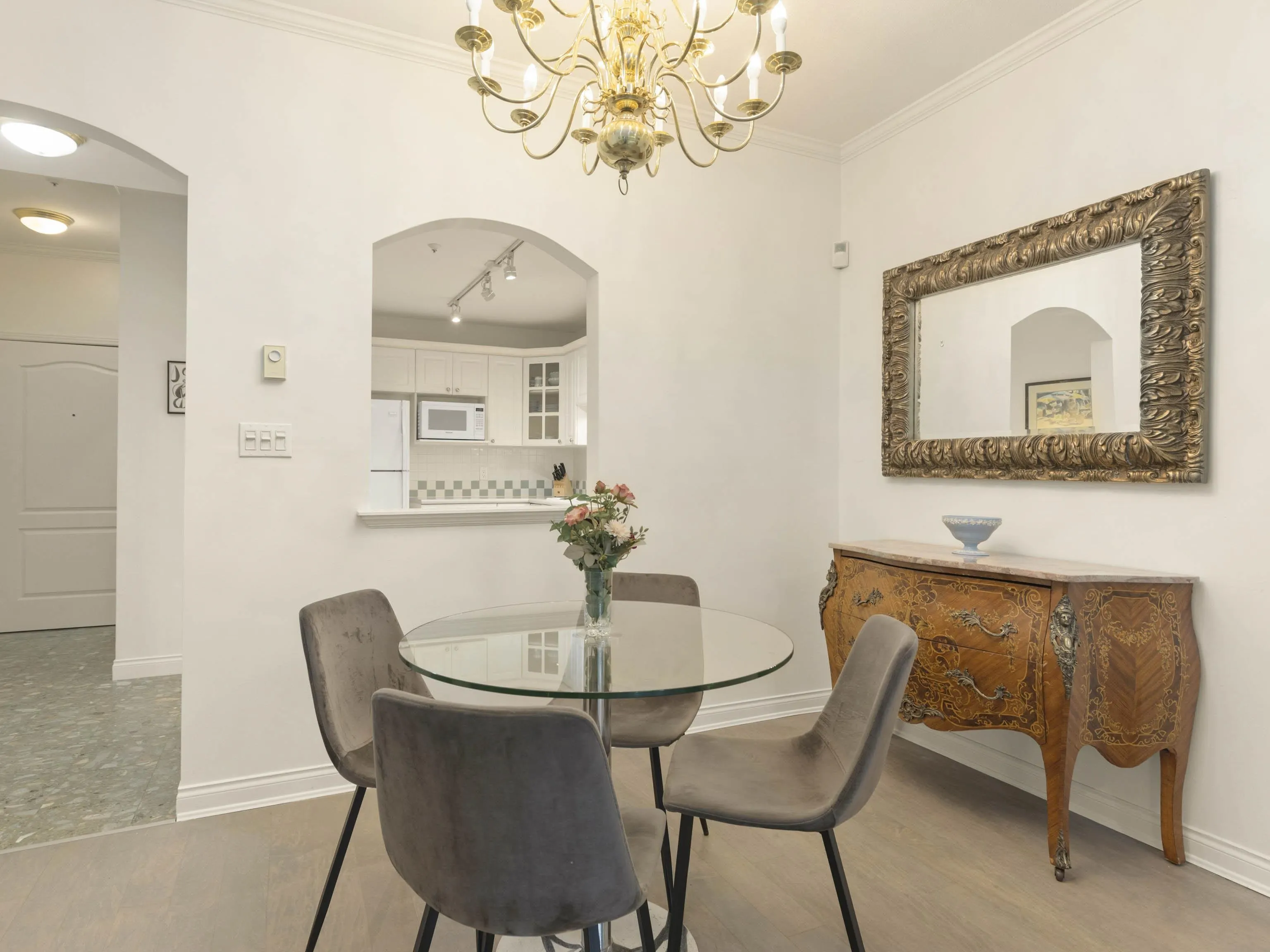 109 5735 Hampton Place