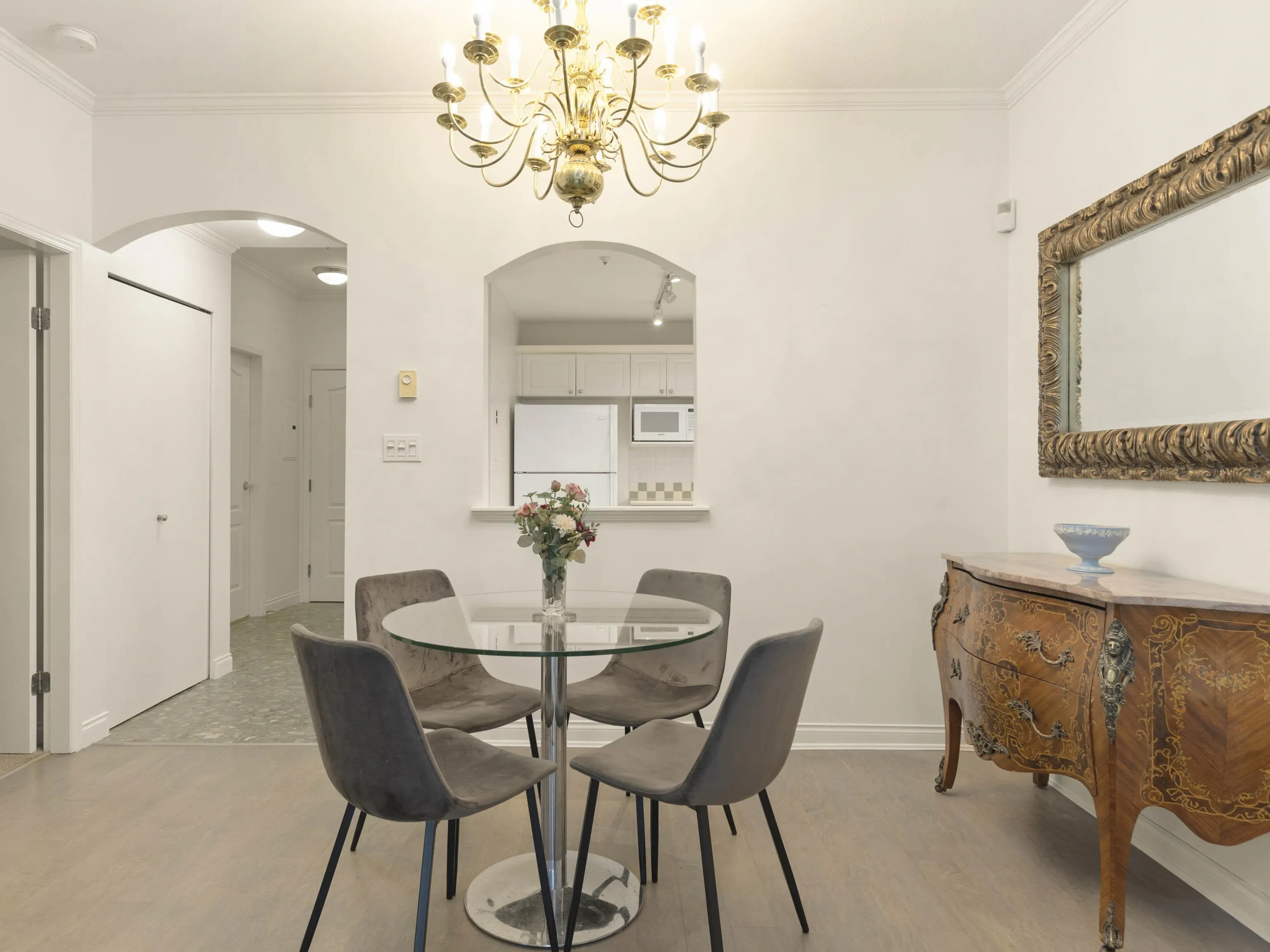 109 5735 Hampton Place