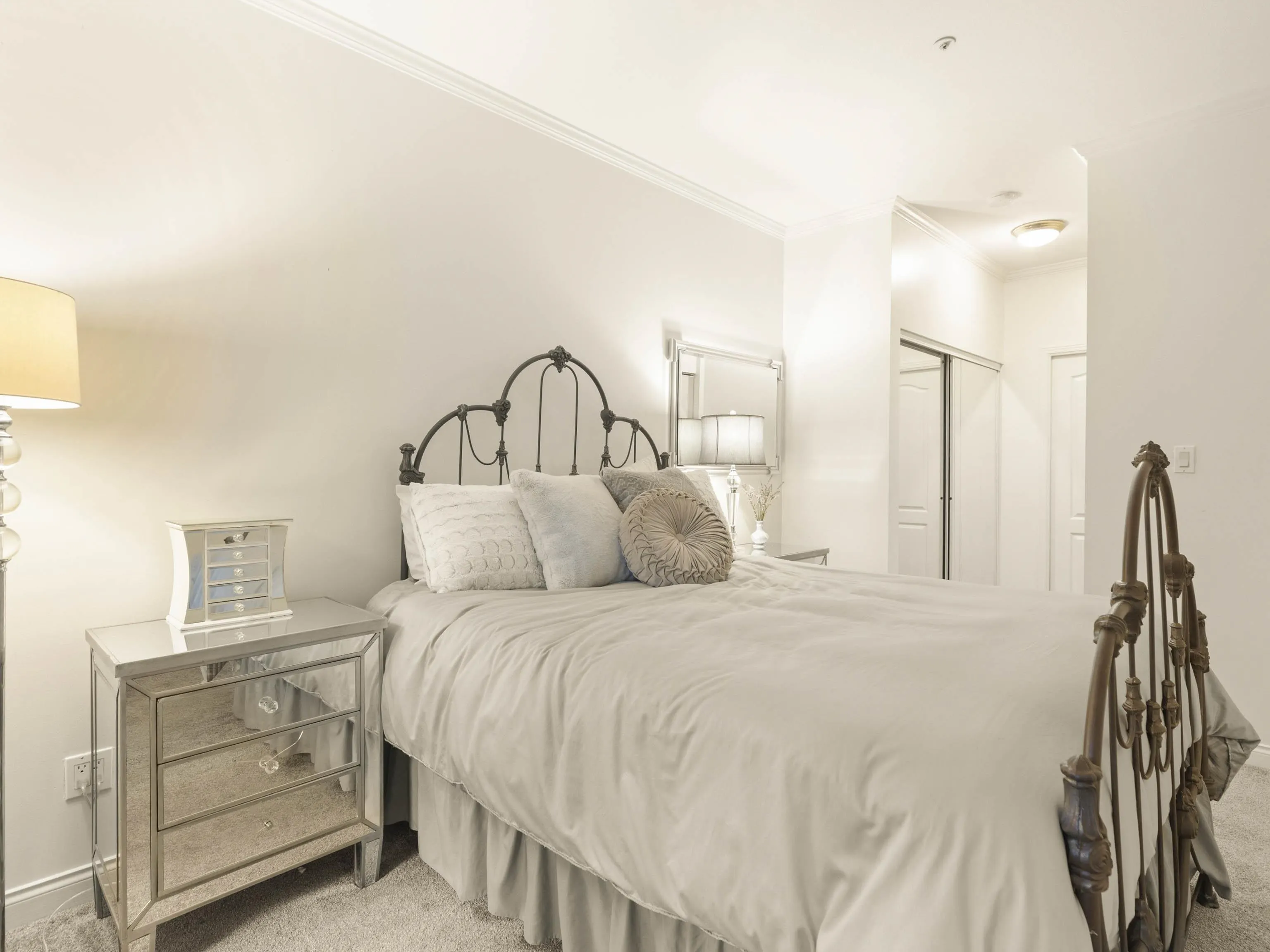 109 5735 Hampton Place