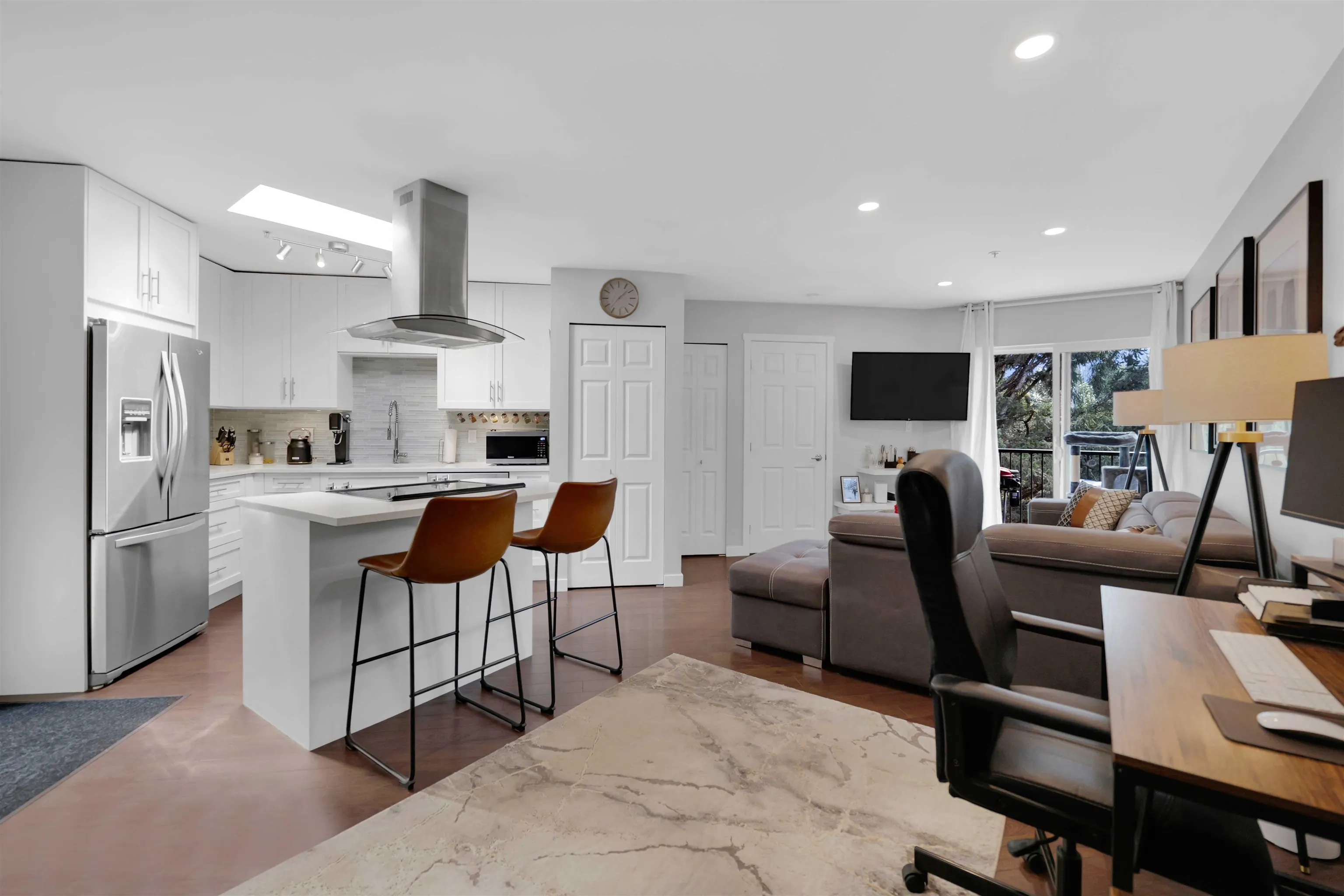 B309 40120 Willow Crescent