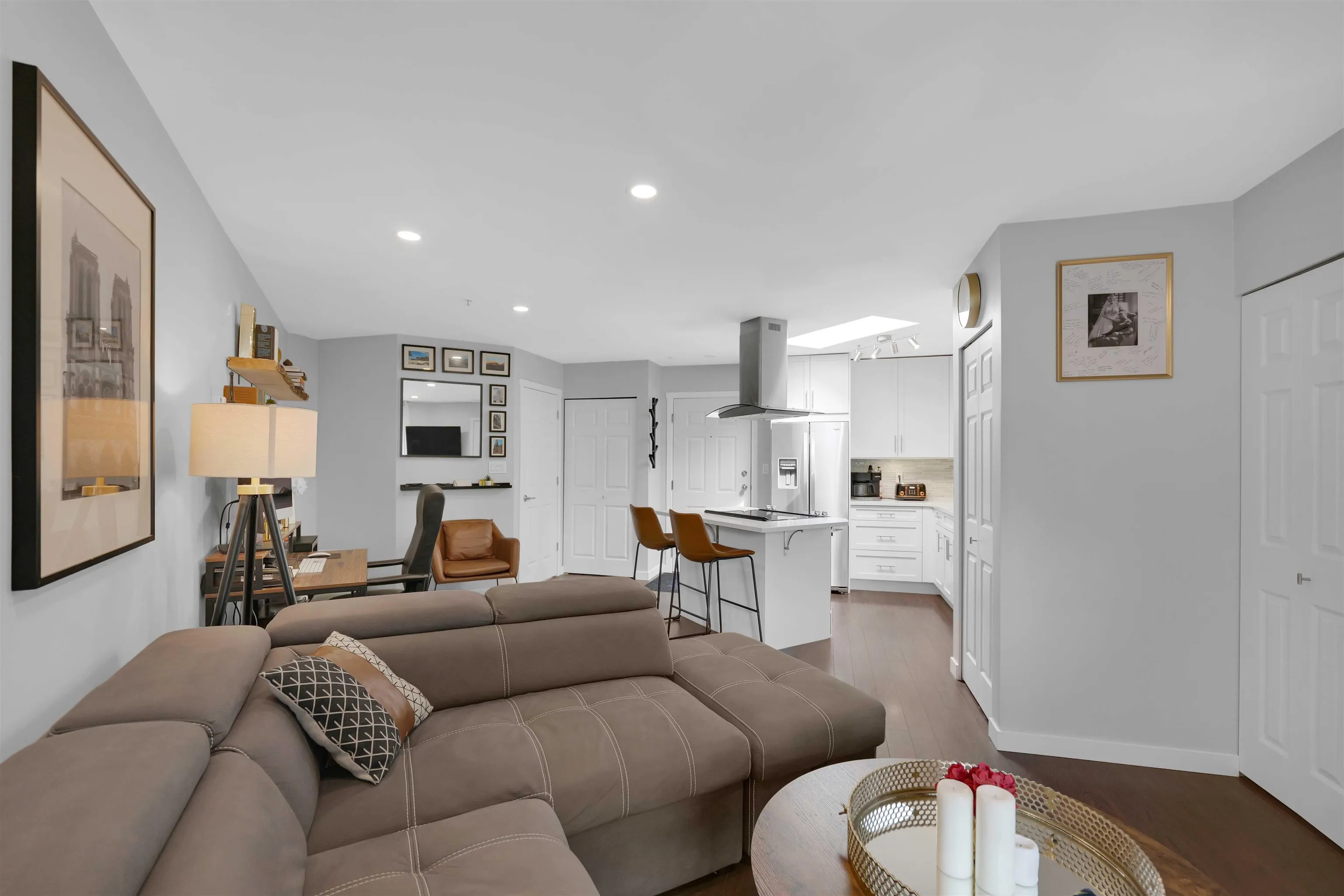 B309 40120 Willow Crescent