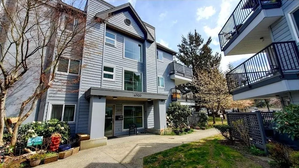 B309 40120 Willow Crescent