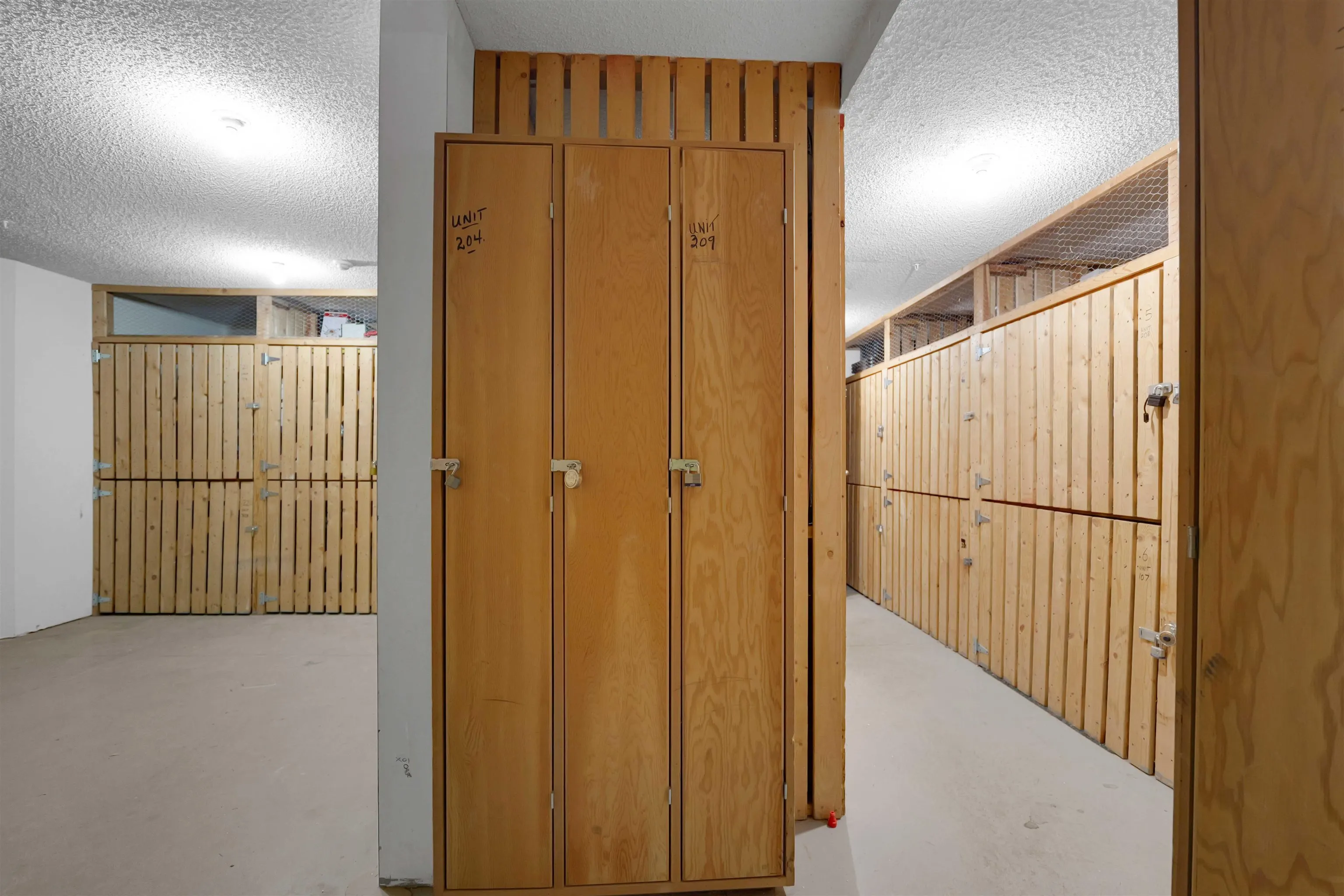 B309 40120 Willow Crescent