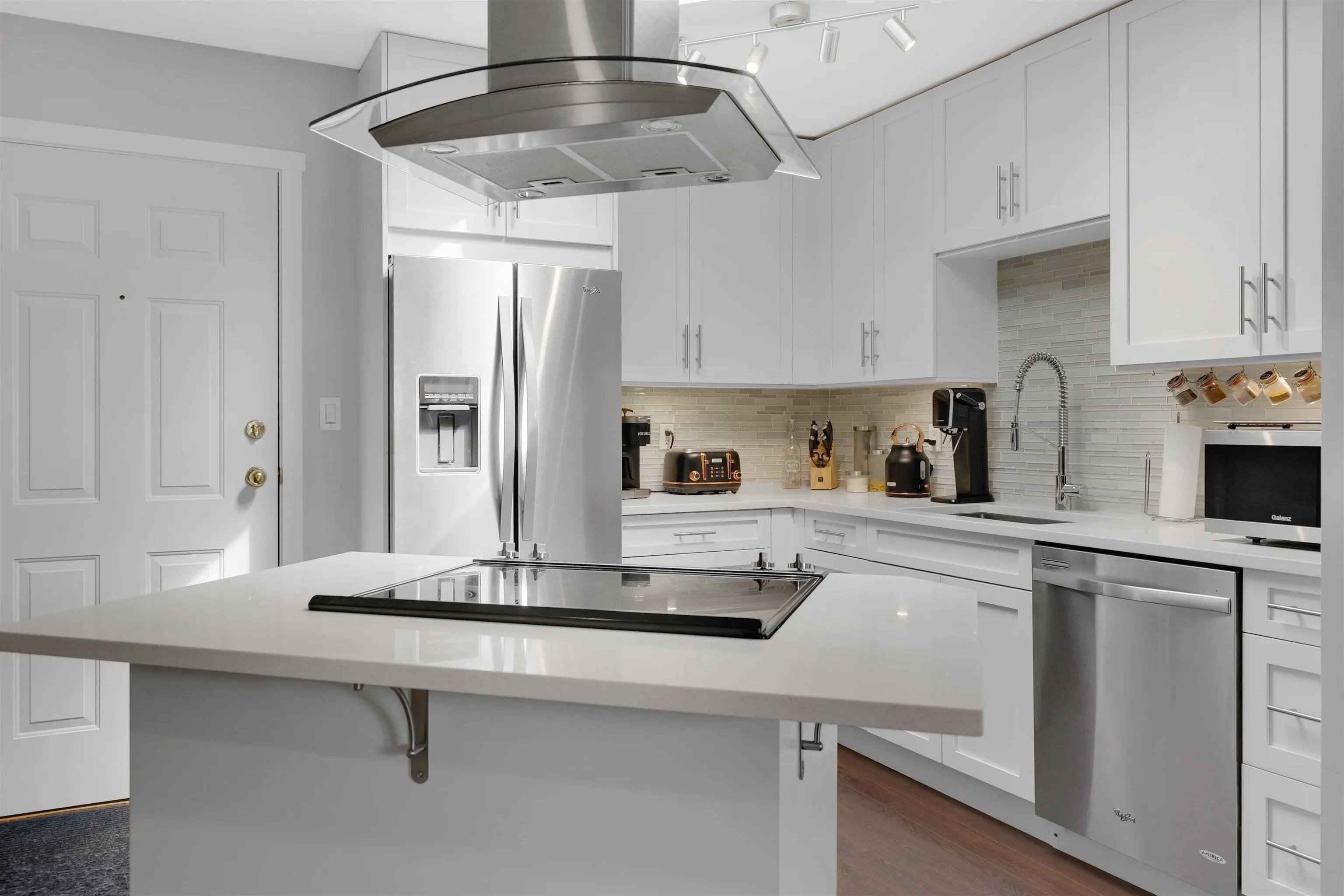 B309 40120 Willow Crescent