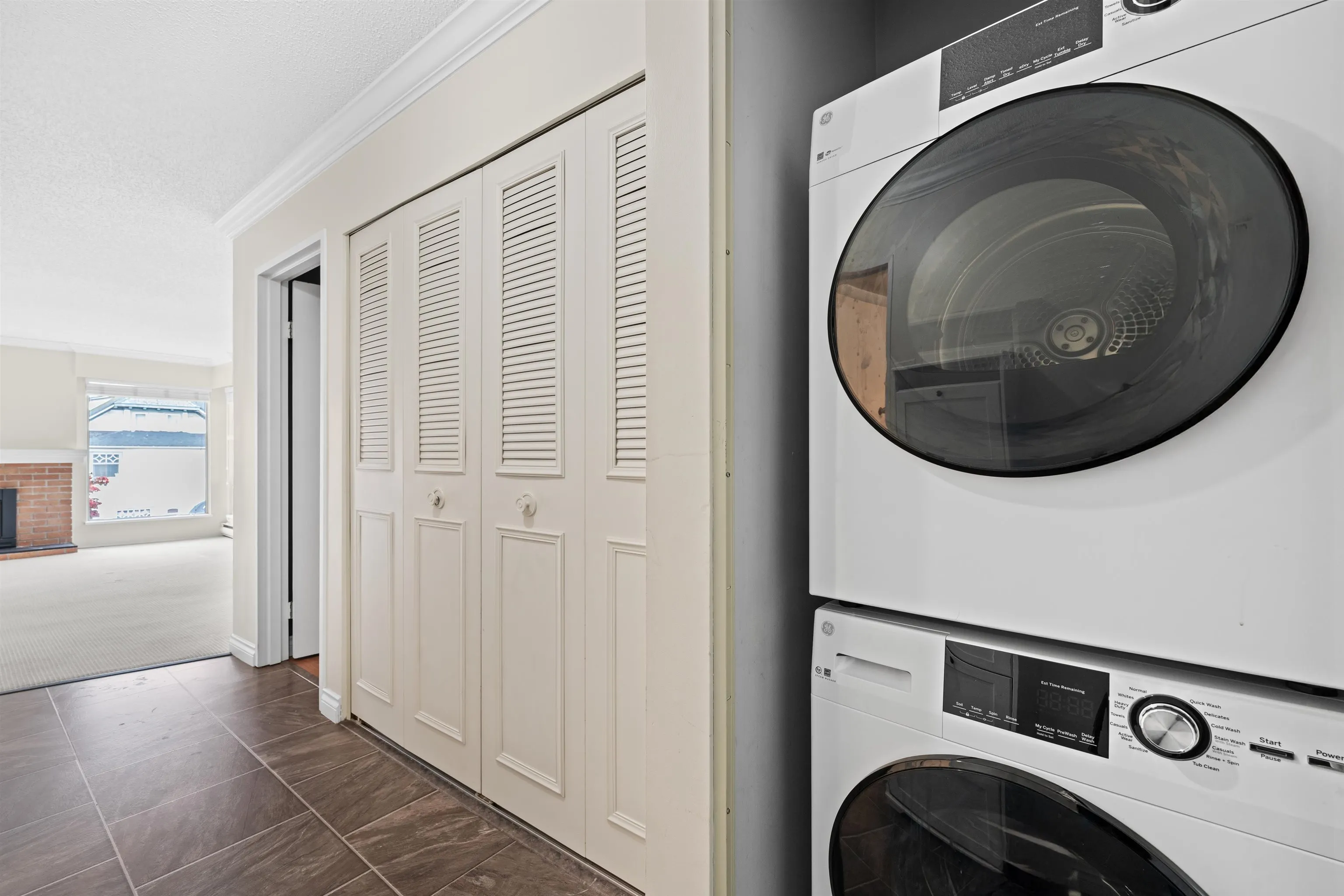 306 1260 W 10th Avenue