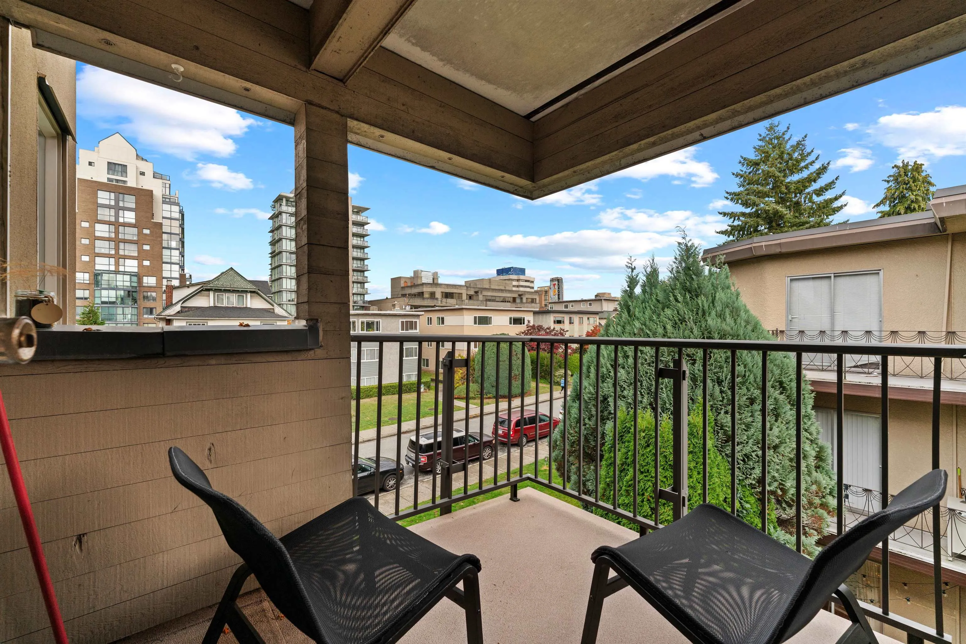 306 1260 W 10th Avenue