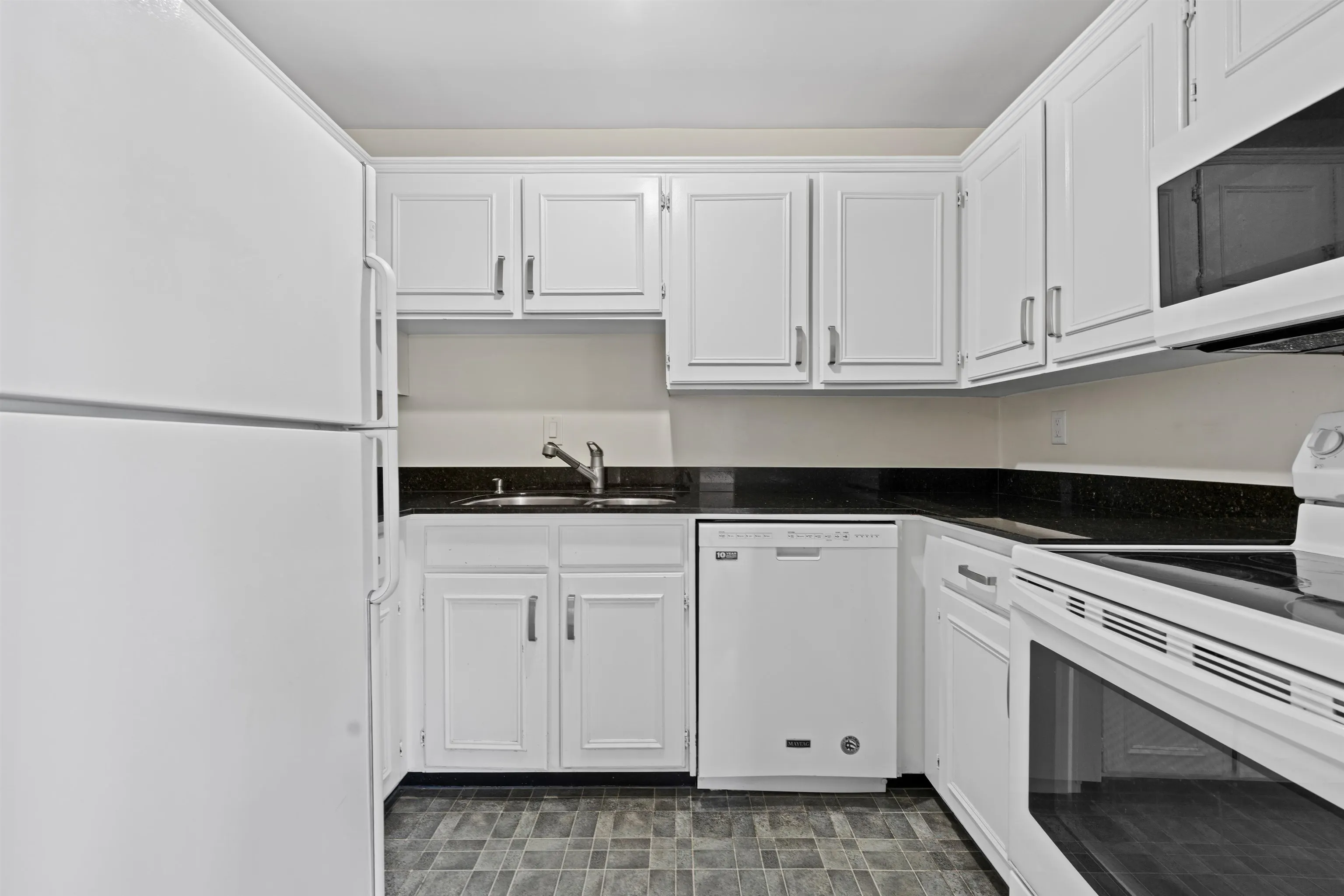 306 1260 W 10th Avenue