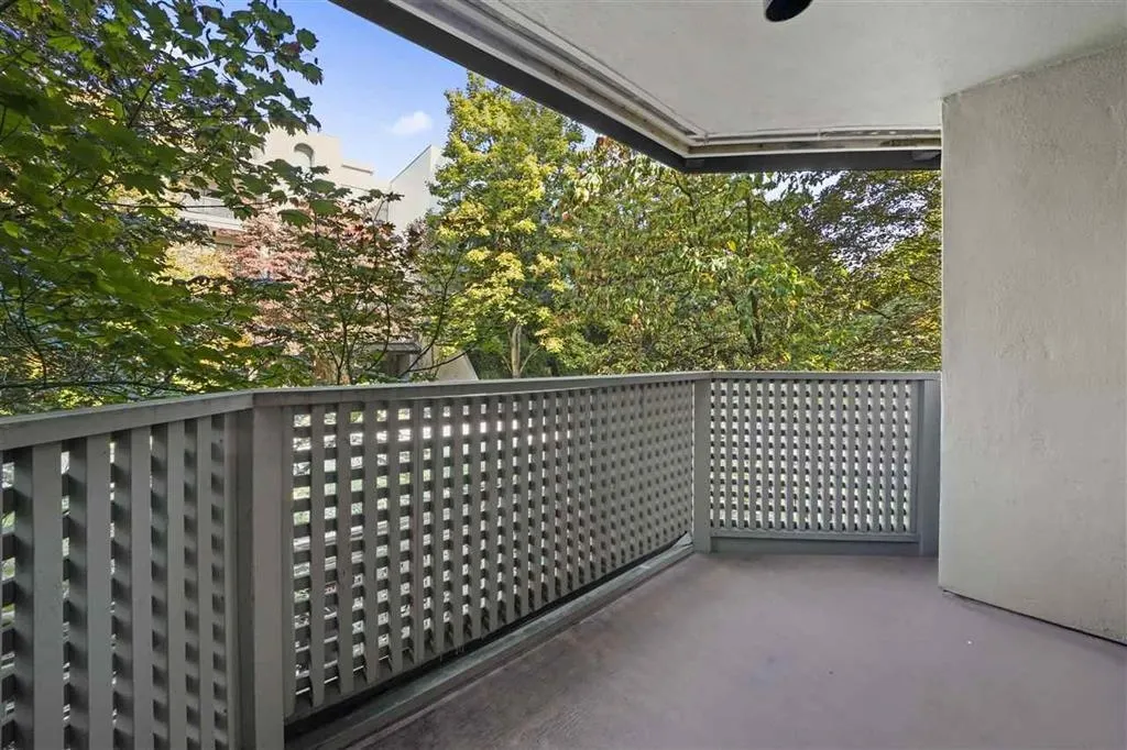 214 1955 Woodway Place